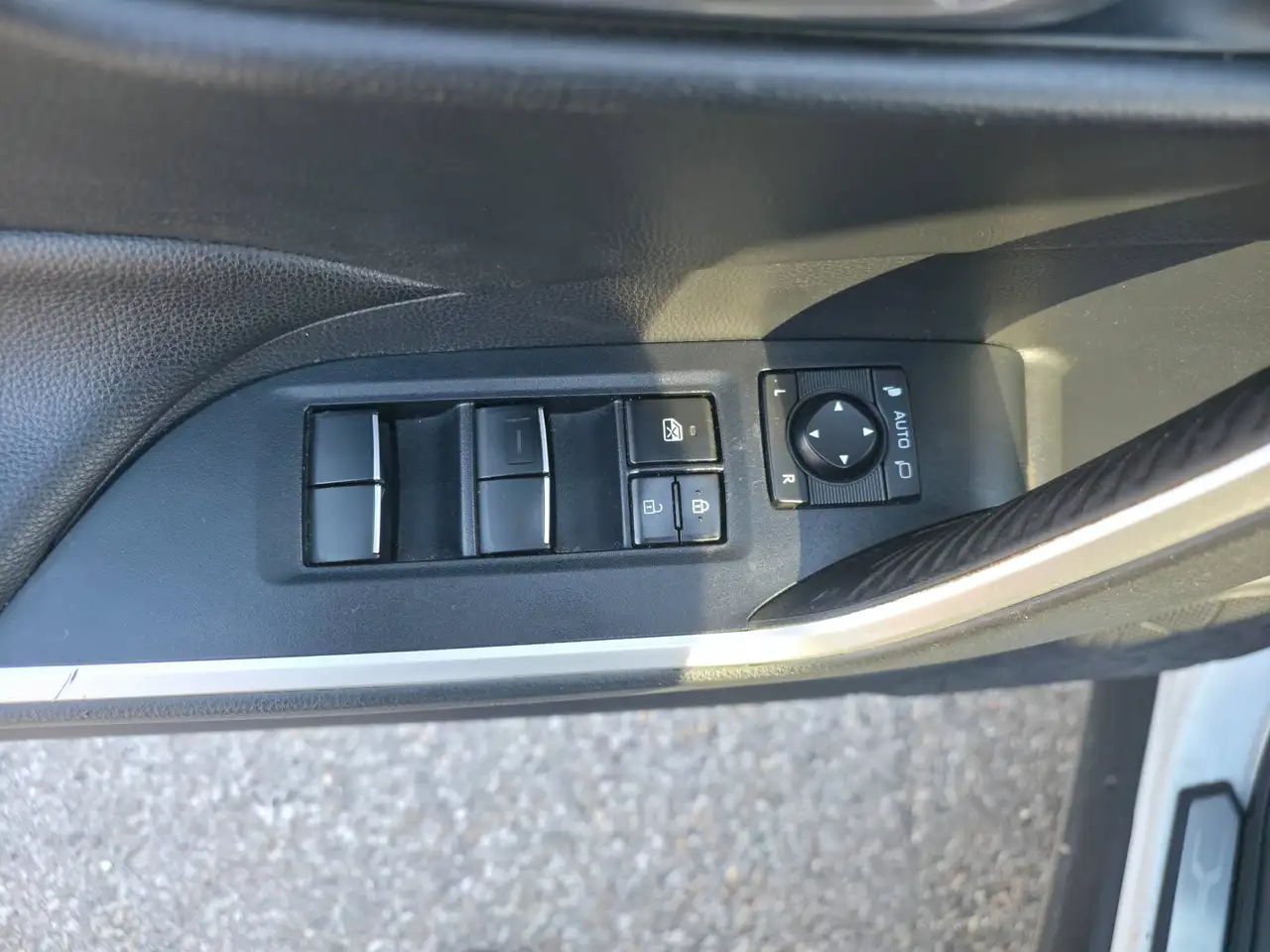 Toyota RAV 4 photo Toyota RAV 4