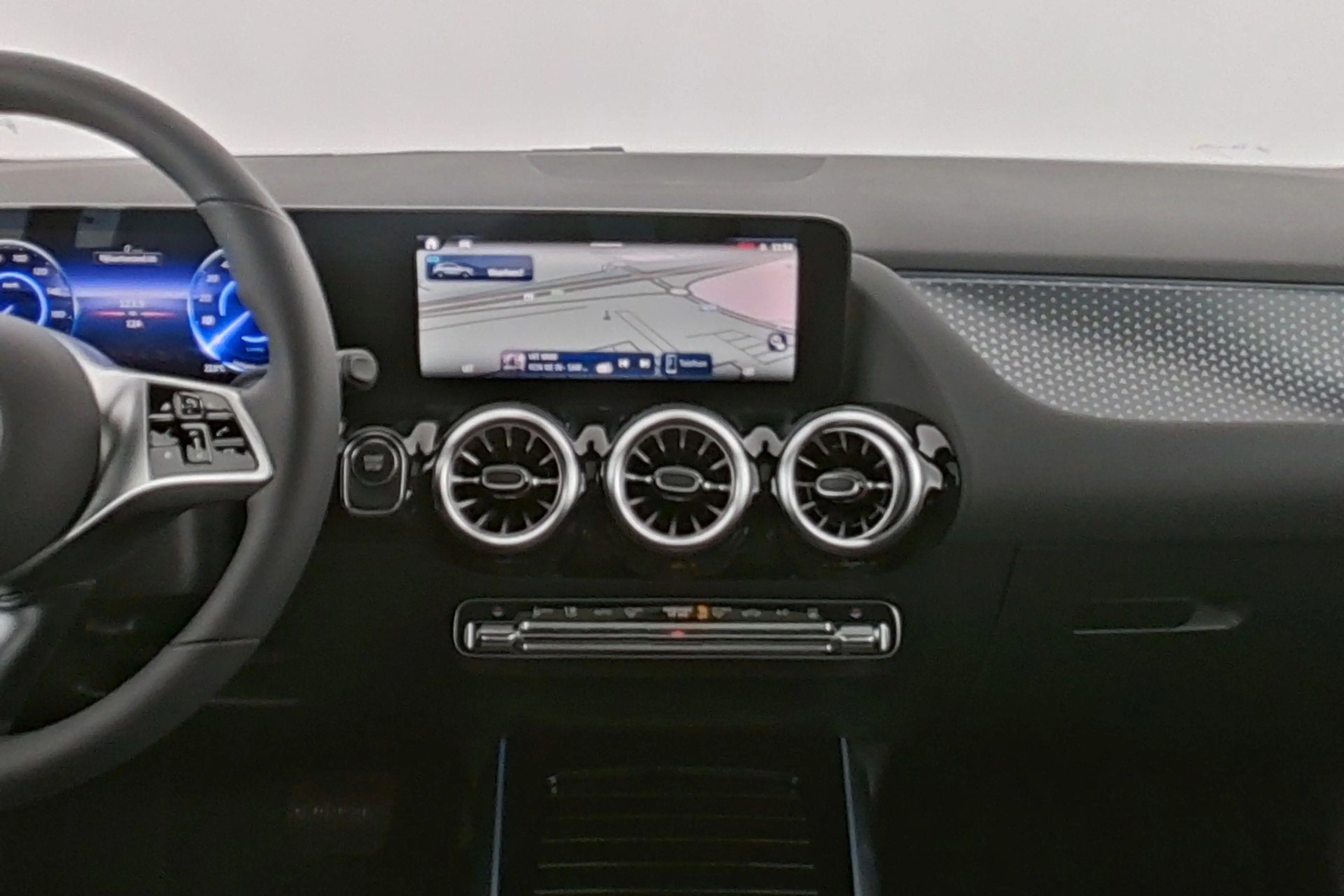 Mercedes-Benz EQA 300 4MATIC Luxury Line | Memory Zetels | Smartphone In — photo 15