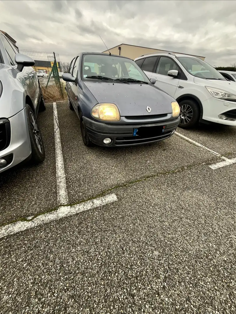 Renault Clio 1.4i RXE - 1