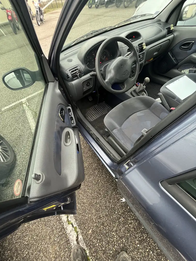 Renault Clio 1.4i RXE - 2