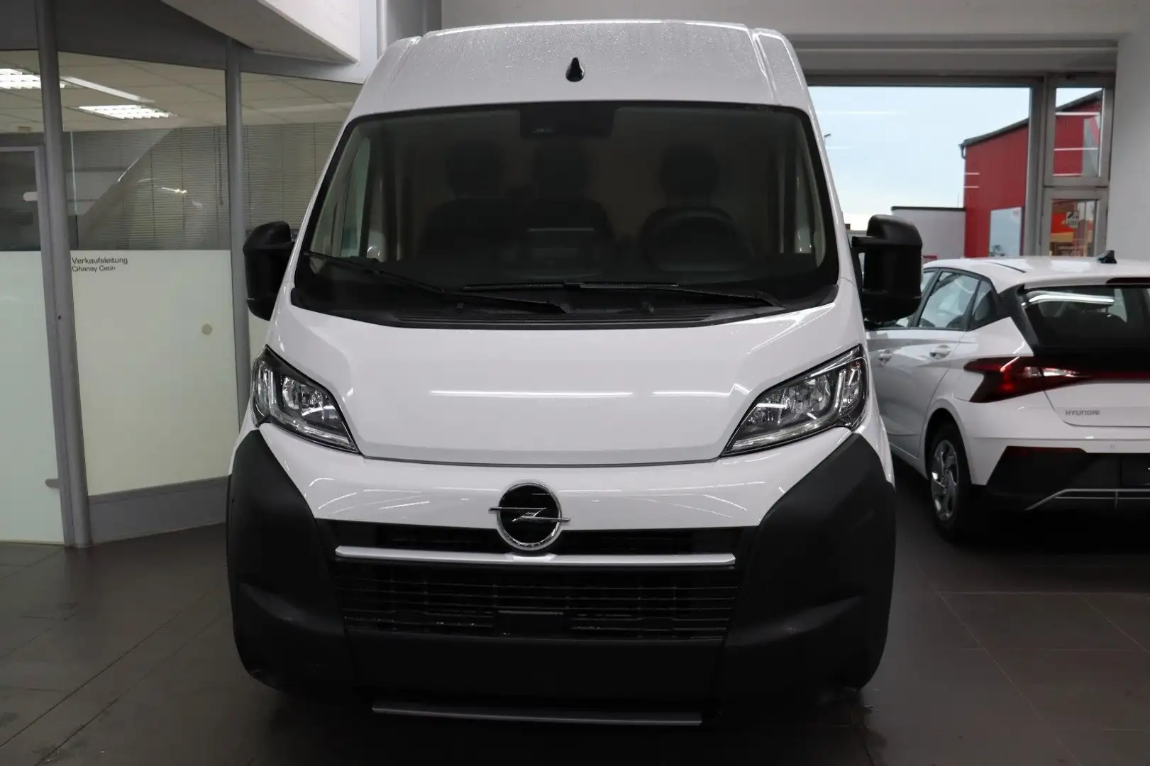 Opel Movano 2.2 Cargo 3.5T L2H2 140 AT BlueHDI SOFORT Alb - 2