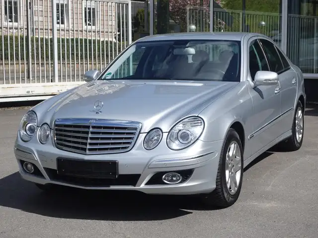 Mercedes-Benz E 280 W211 7G-TRONIC Elegance Navi PTS Facelift Top!