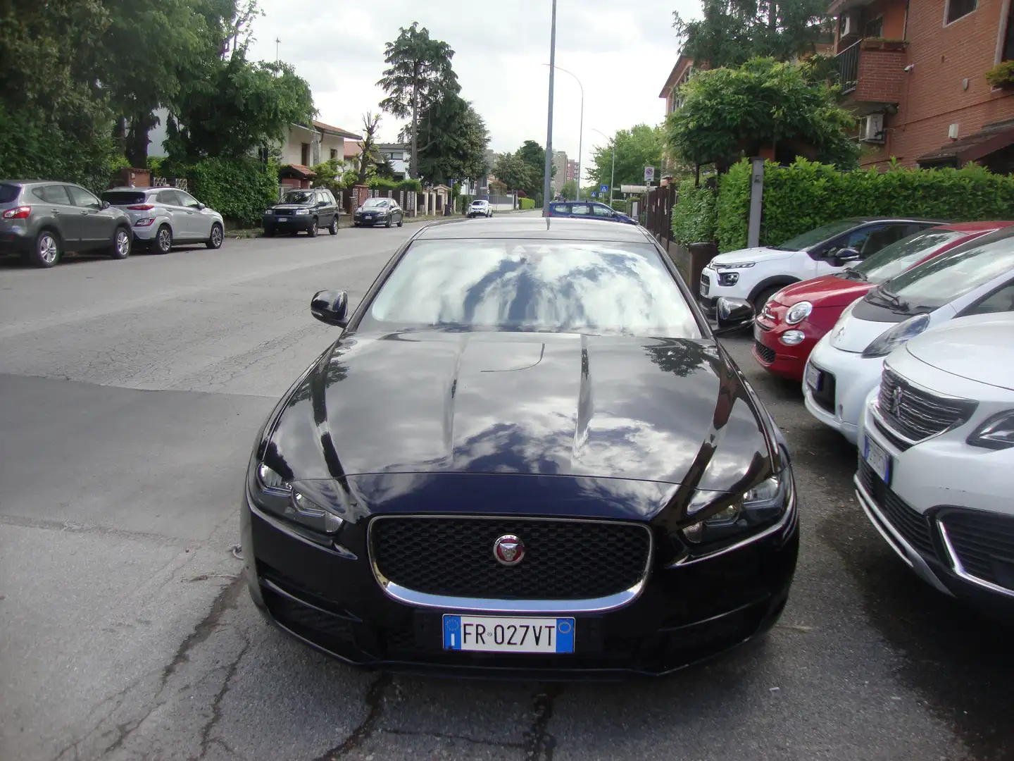 Jaguar XE 2.0d i4 Prestige 180cv auto euro 6 d-temp Schwarz - 1