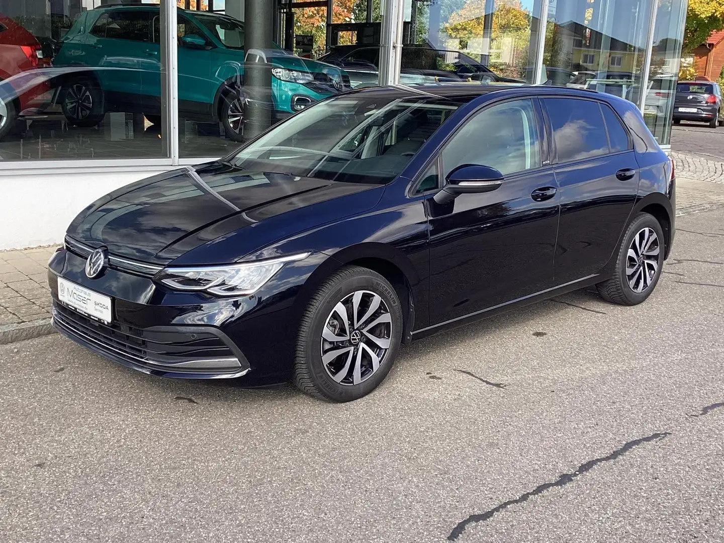 Volkswagen Golf VIII 2.0 TDI DSG Active/Kamera/ACC/Navi/AHK Schwarz - 1