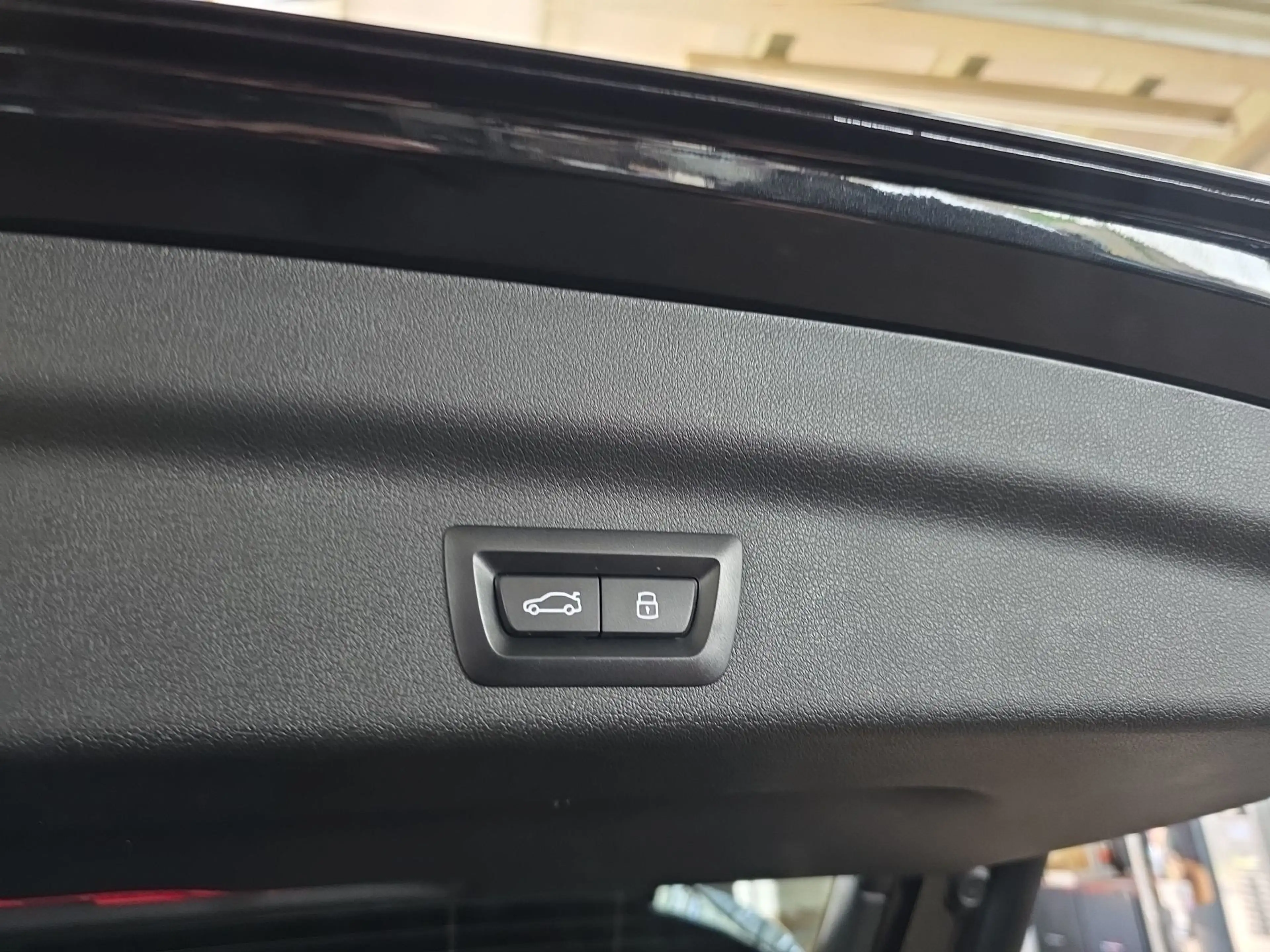 BMW iX 1 xDrive30 M-Sport*AHK*HeadUp*Panoramadach*20"*Dri — photo 13