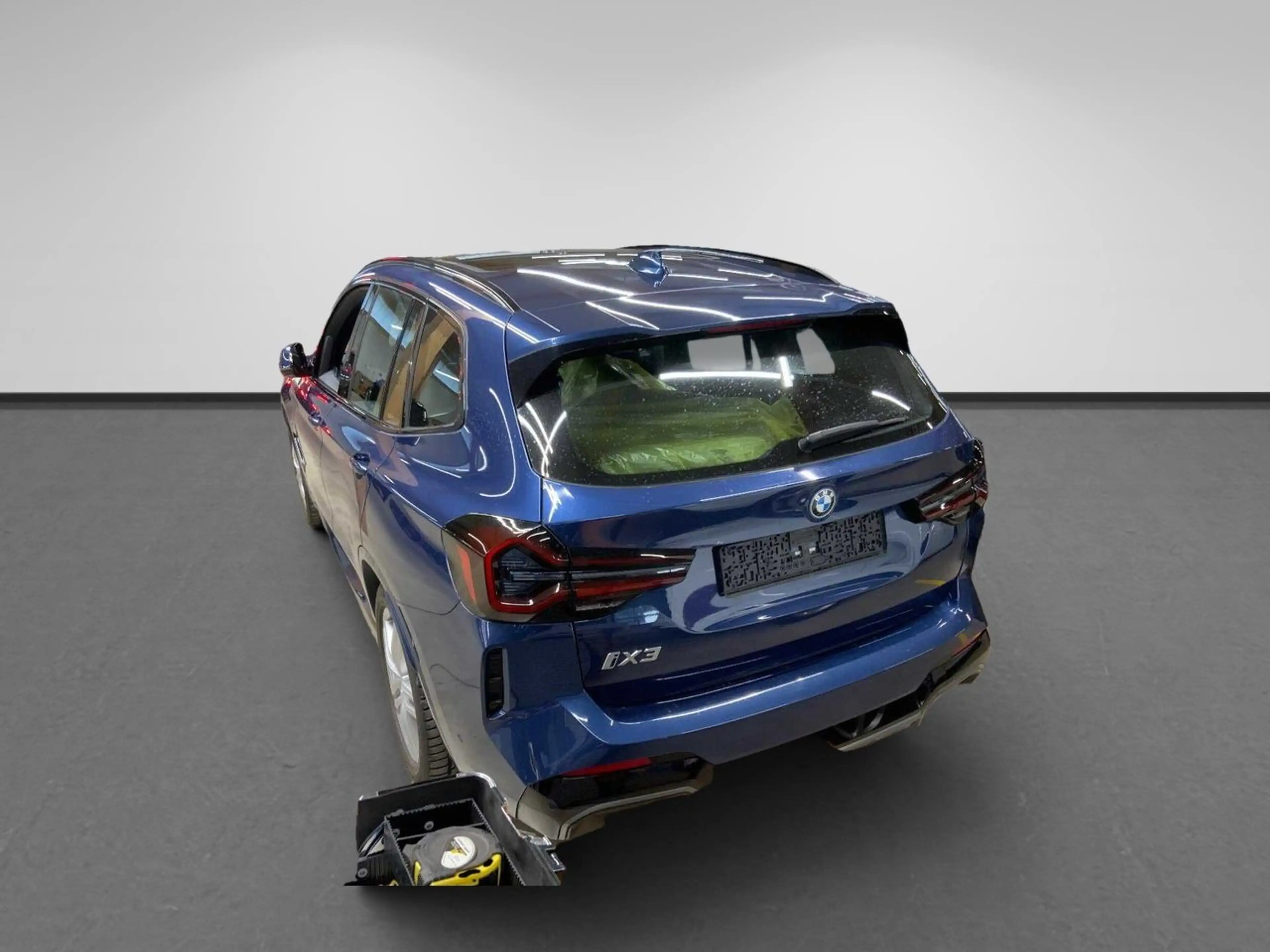 BMW iX3 Inspiring AHK Pano S-Dach SpoSi ACC BLIS — photo 2