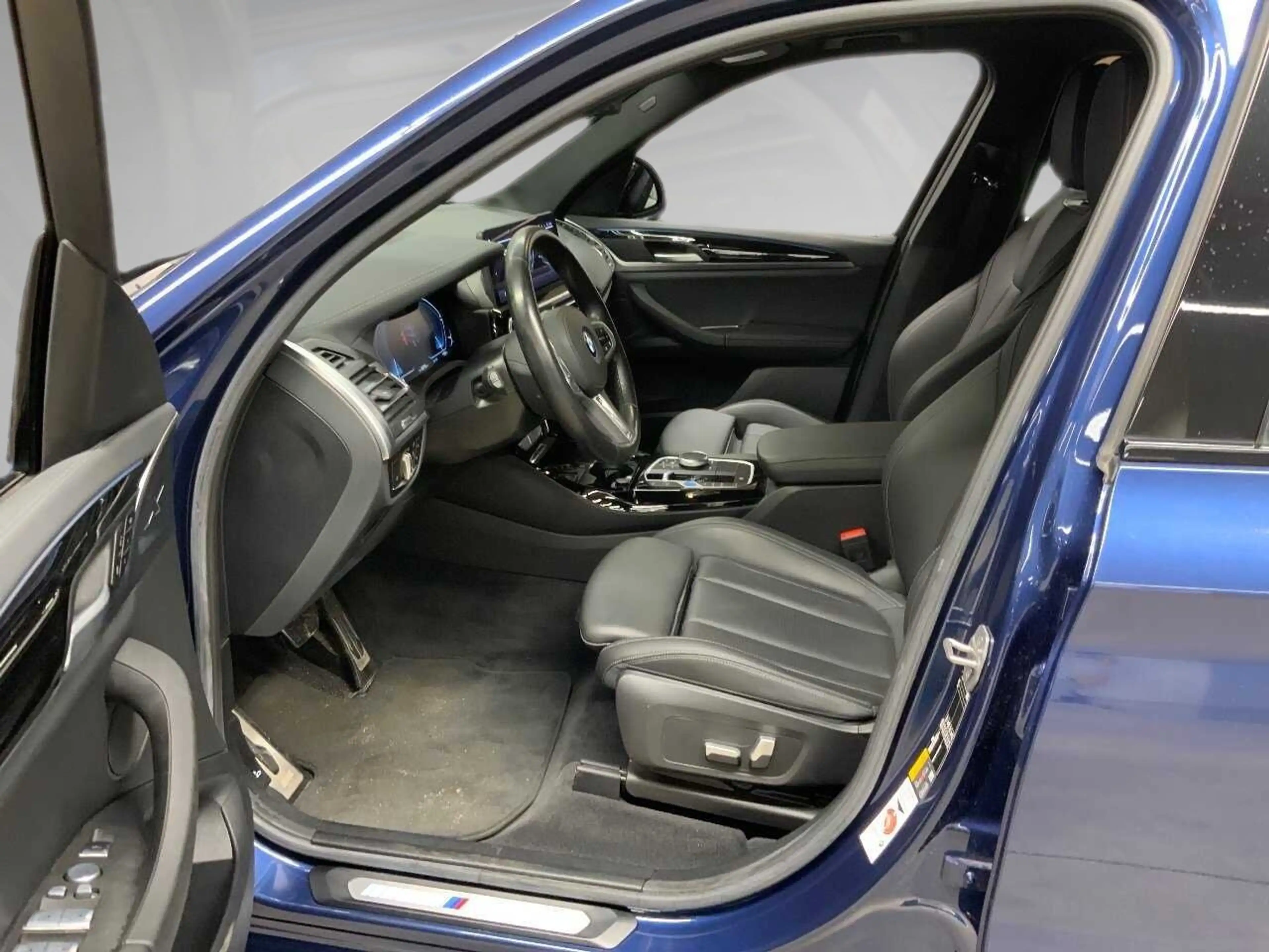 BMW iX3 Inspiring AHK Pano S-Dach SpoSi ACC BLIS — photo 8