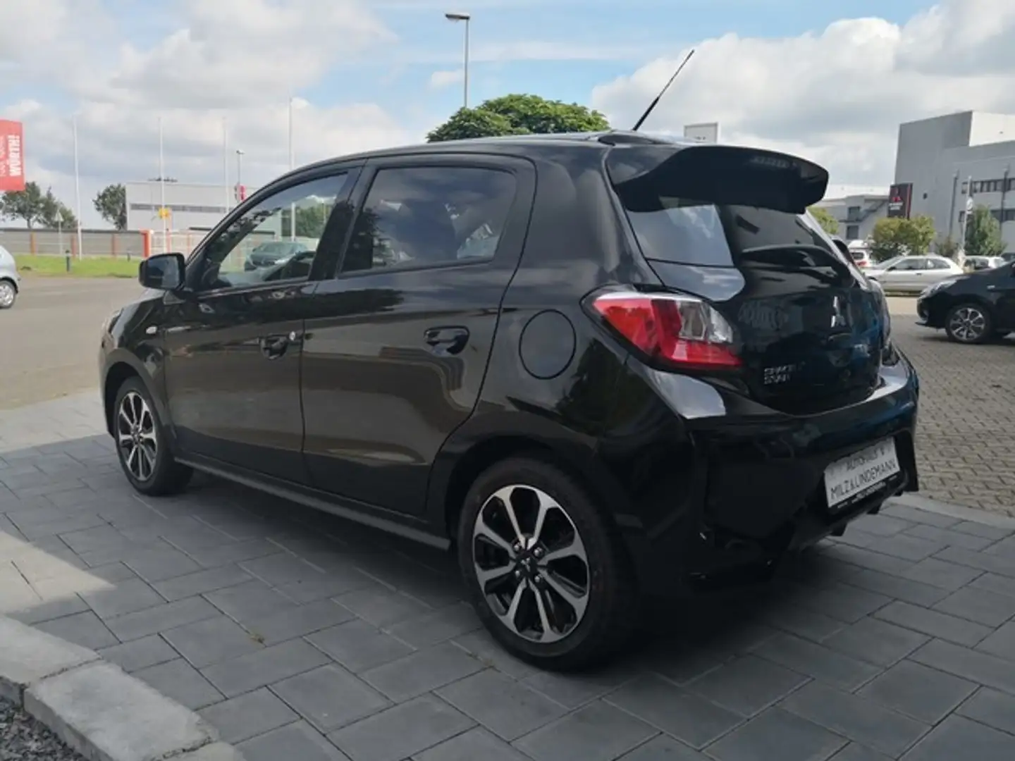 Mitsubishi Space Star Select+ Automatik * inklusive Zulassung Schwarz - 2