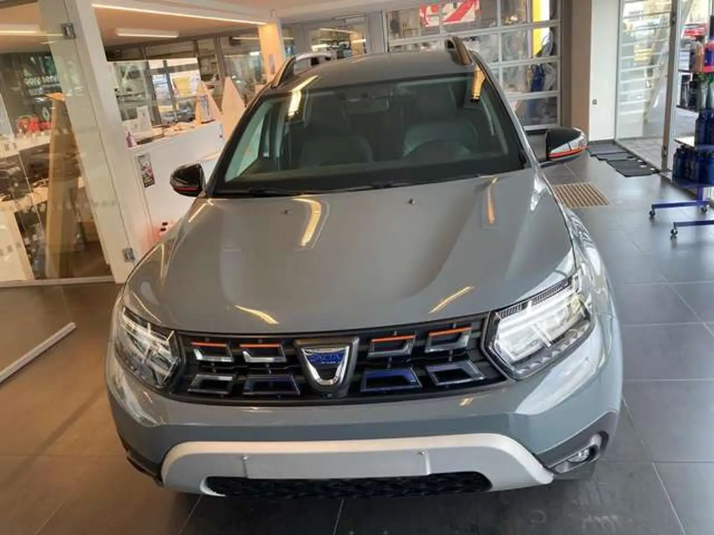 Dacia Duster TCe Extreme 130 Grau - 2