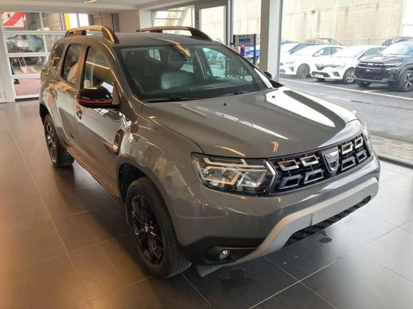 Dacia Duster TCe Extreme 130 Grau - 1