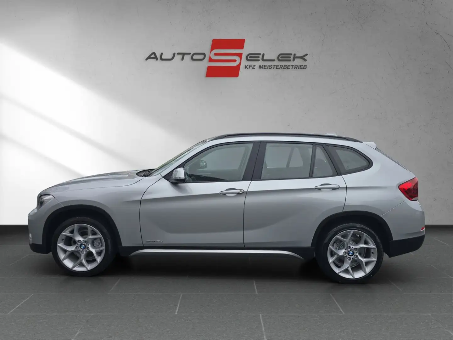 BMW X1 Baureihe X1 sDrive 18d,LEDER, PDC,SHZ,NAVi Silber - 2