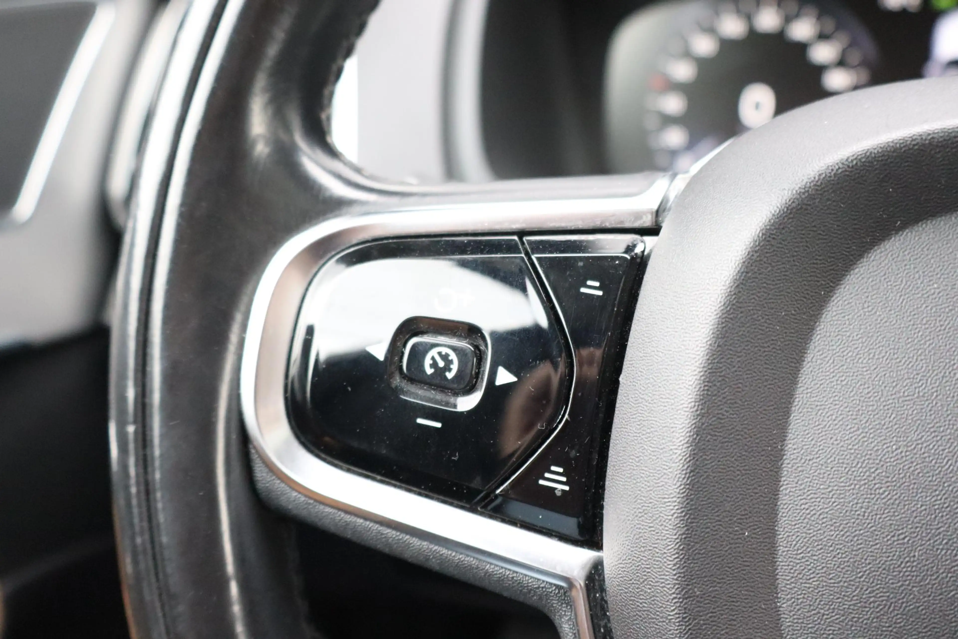 Volvo XC90 2.0 T8 Twin Engine AWD Inscription | SOH 89,4% | — photo 24