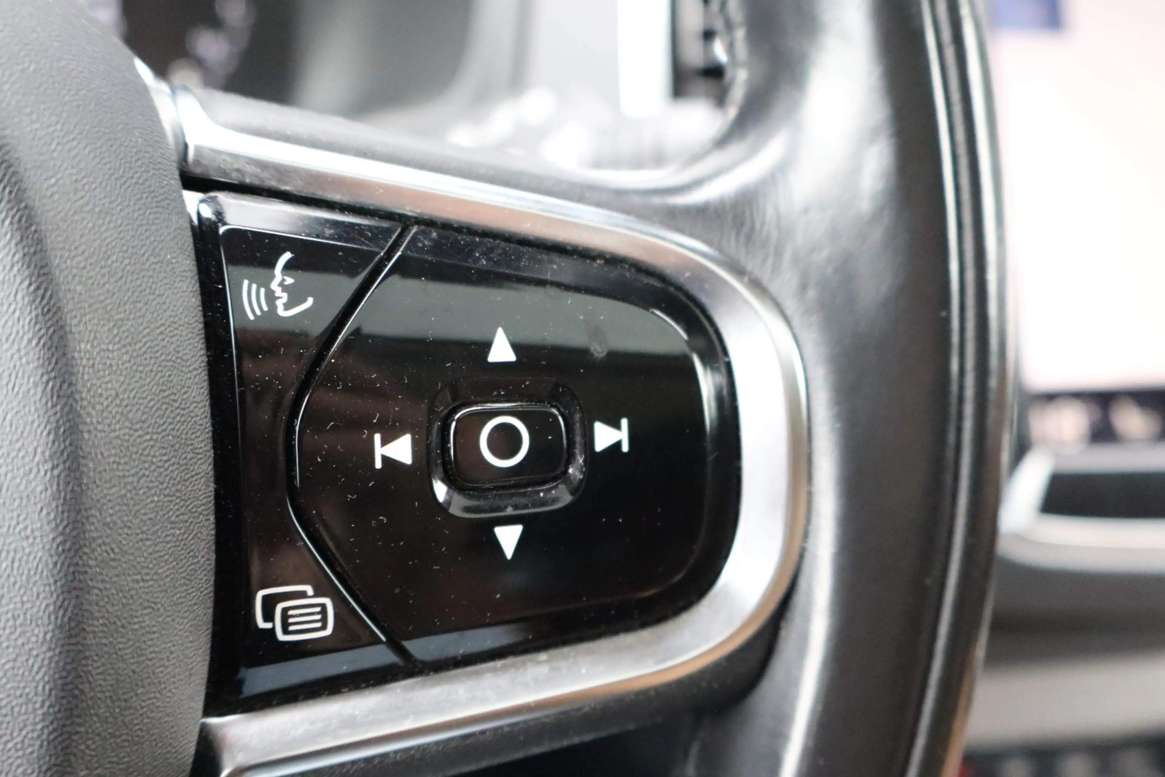 Volvo XC90 2.0 T8 Twin Engine AWD Inscription | SOH 89,4% | — photo 25