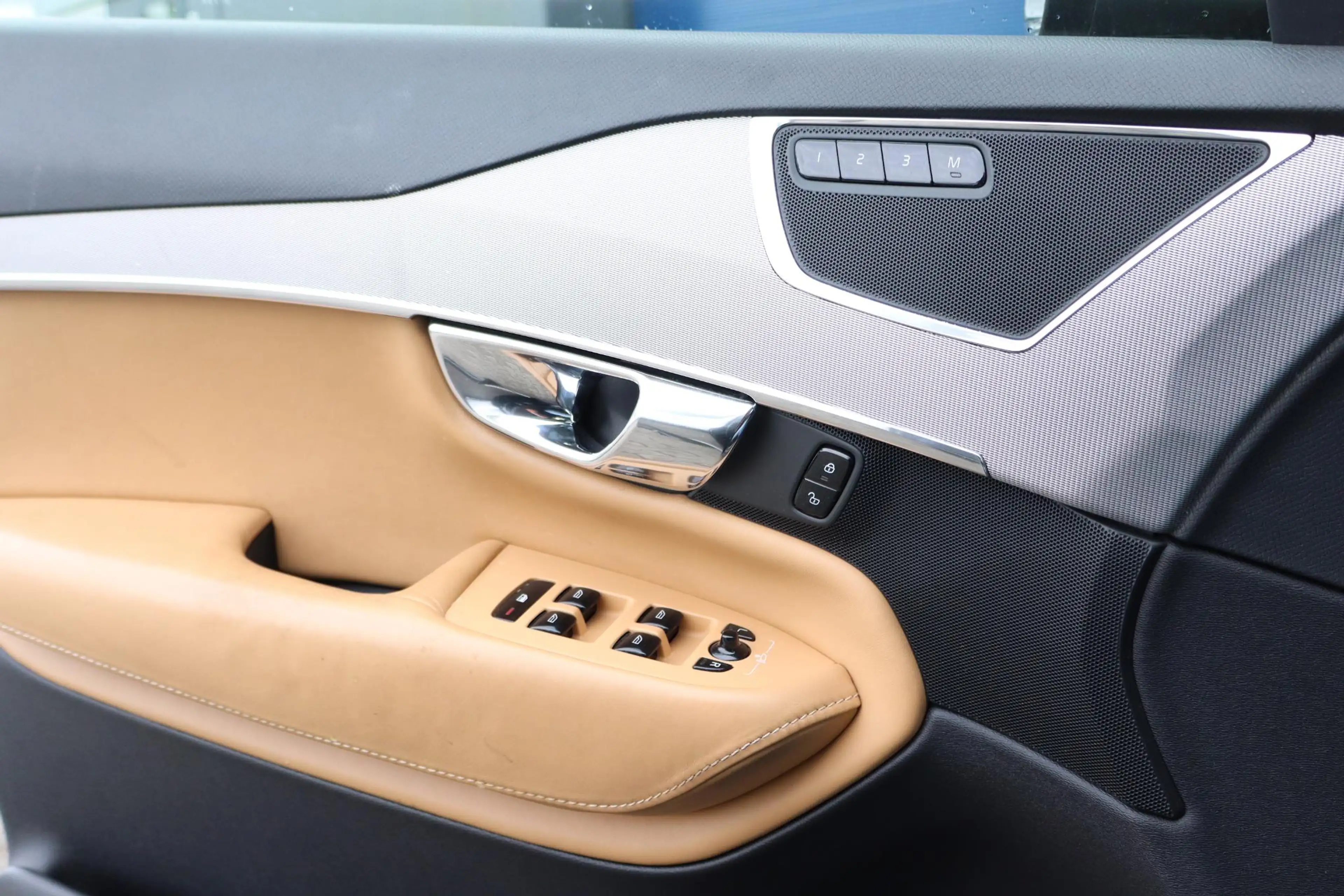 Volvo XC90 2.0 T8 Twin Engine AWD Inscription | SOH 89,4% | — photo 28