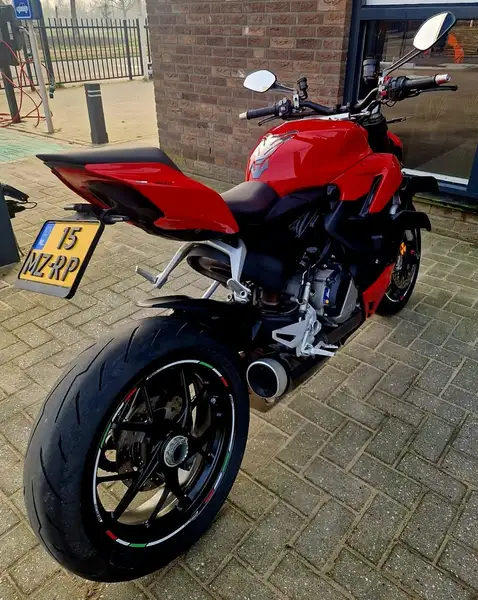 Ducati Streetfighter - foto 8