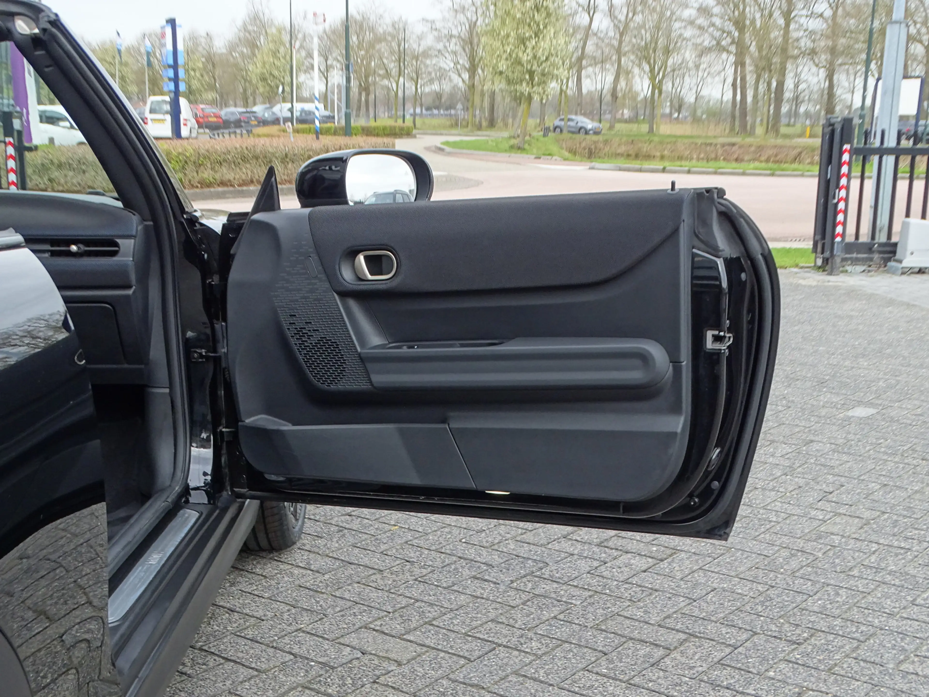 MINI Cooper C Cabrio Mini 2.0 Classic M — photo 10