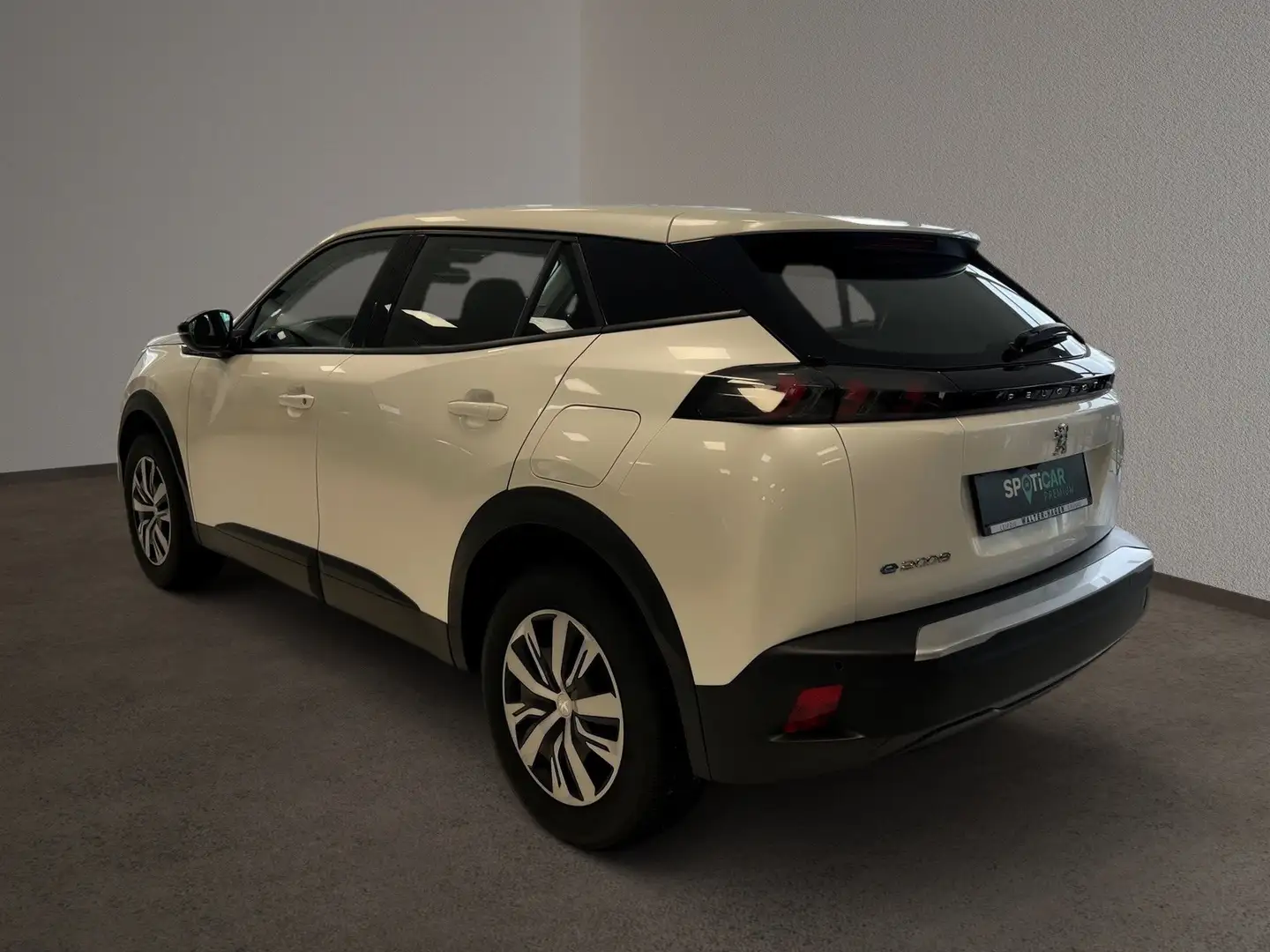 Peugeot 2008 Active 136 Elektromotor PDC/RFK/SHZ/DAB Blanc - 2