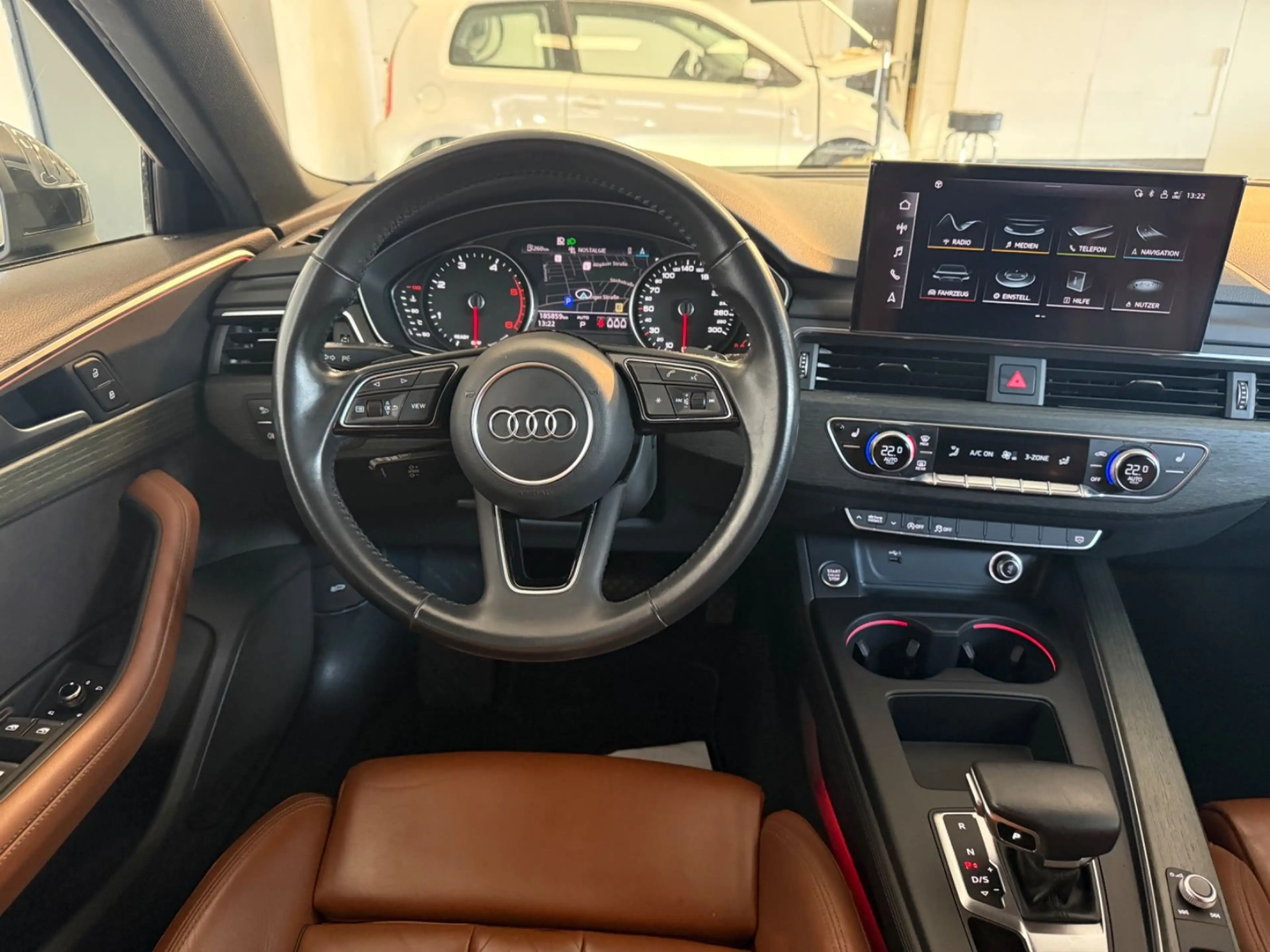 Audi A4 AVANT 40 TDI QUATTRO*AUT*LEDER*NAVI*APPLE*LED — photo 11