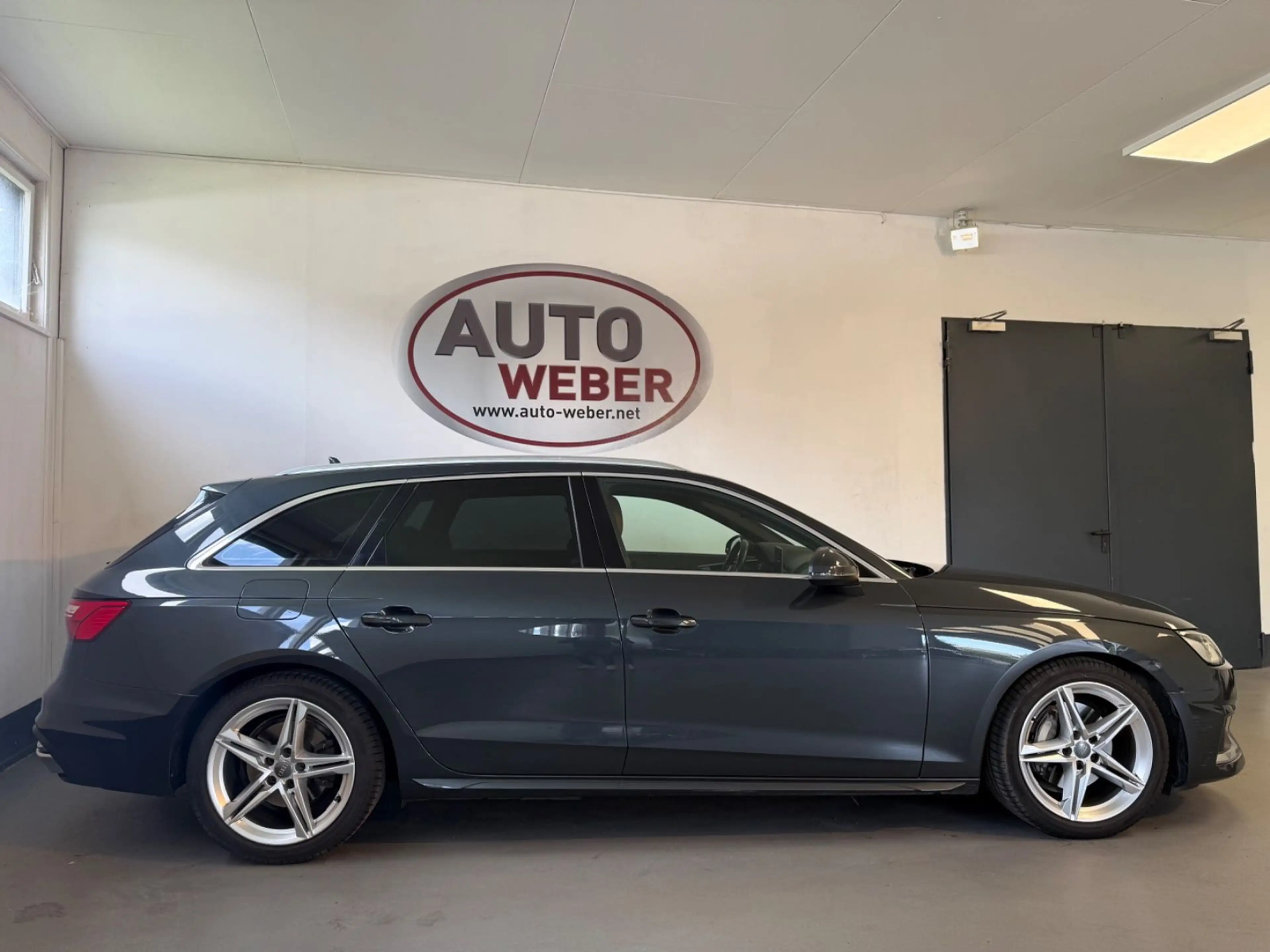 Audi A4 AVANT 40 TDI QUATTRO*AUT*LEDER*NAVI*APPLE*LED — photo 7