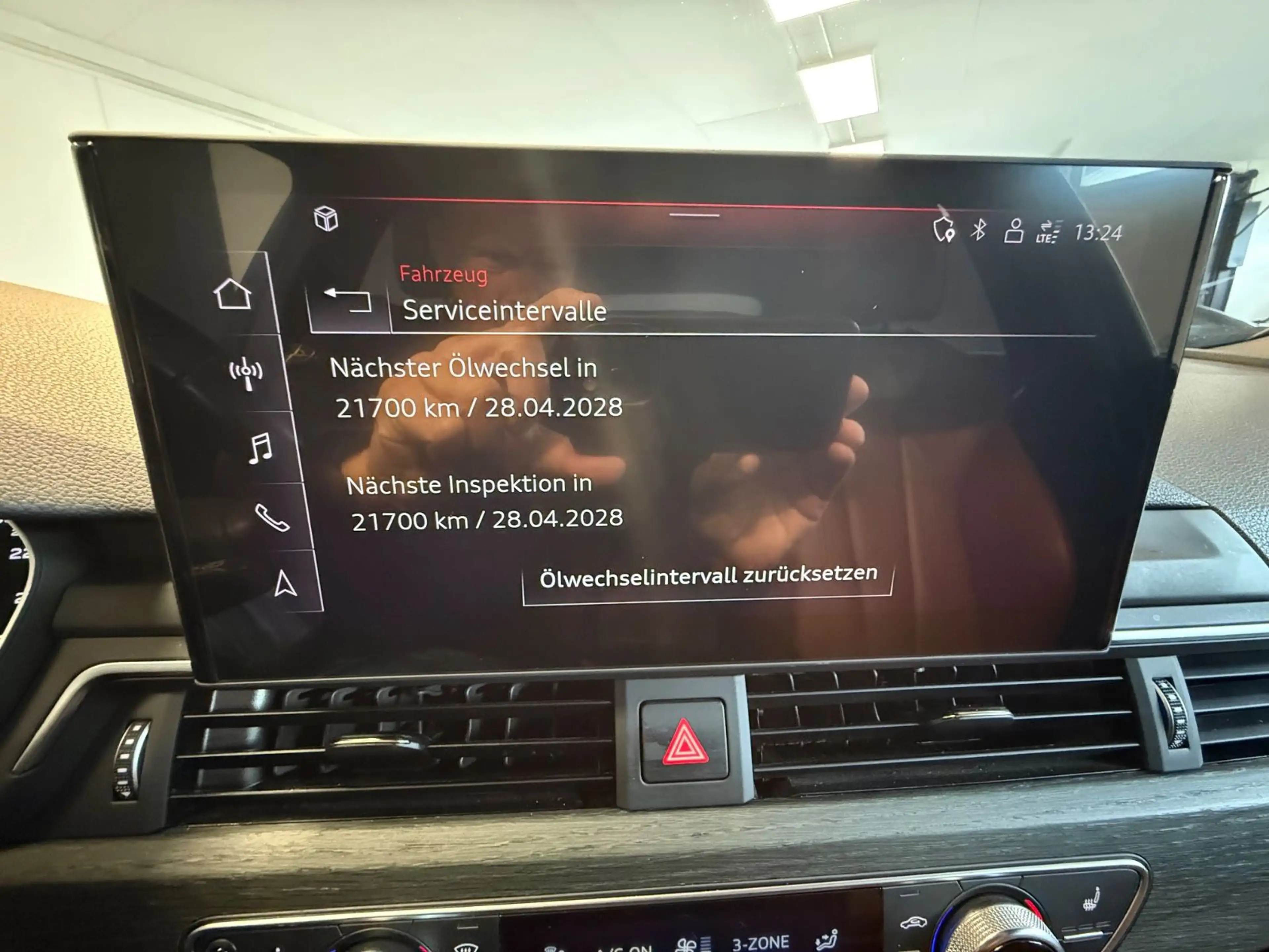 Audi A4 AVANT 40 TDI QUATTRO*AUT*LEDER*NAVI*APPLE*LED — photo 14