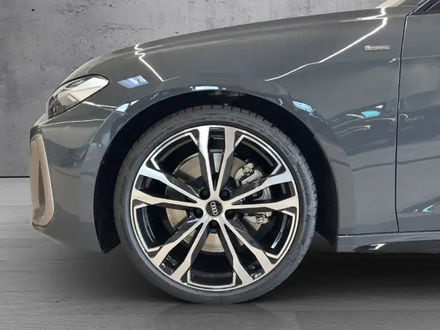 Audi A5 view 4