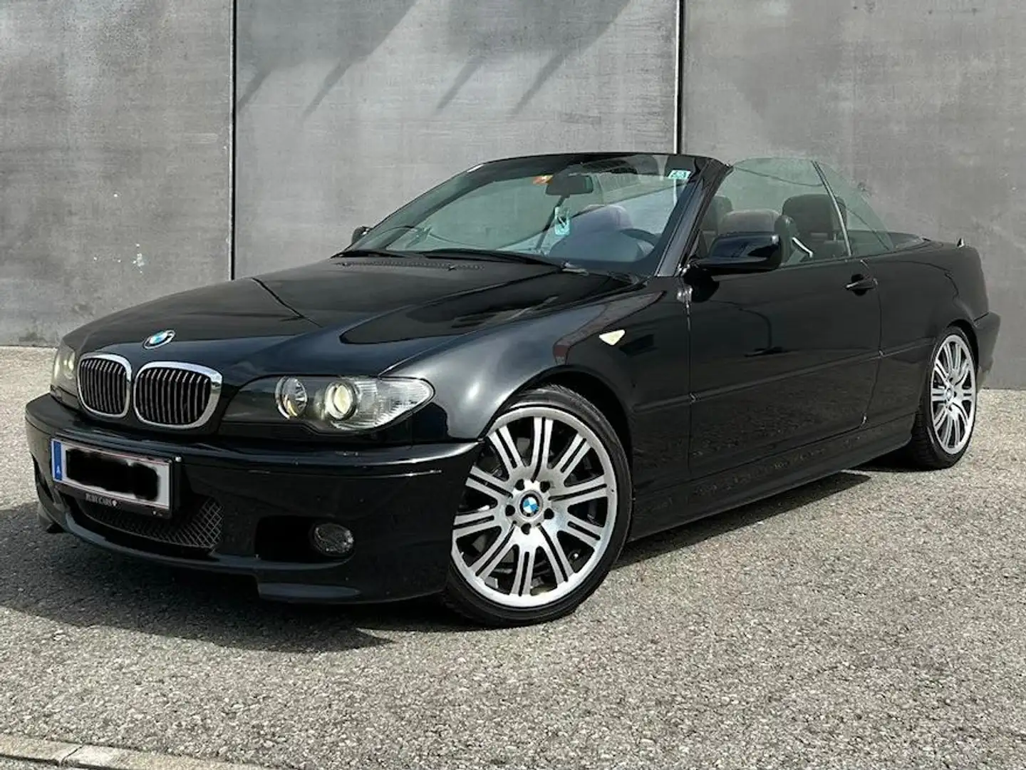 BMW 330 330Ci Cabrio Aut. Schwarz - 1