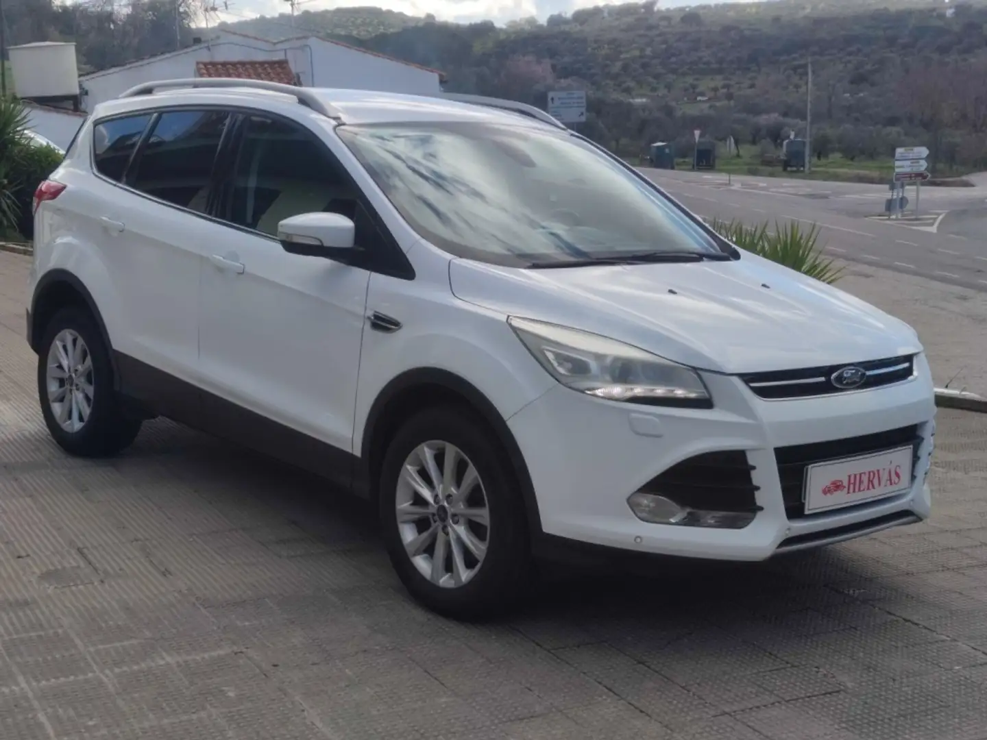 Ford Kuga 2.0TDCi Titanium 4x4 Powershift 150 Білий - 2