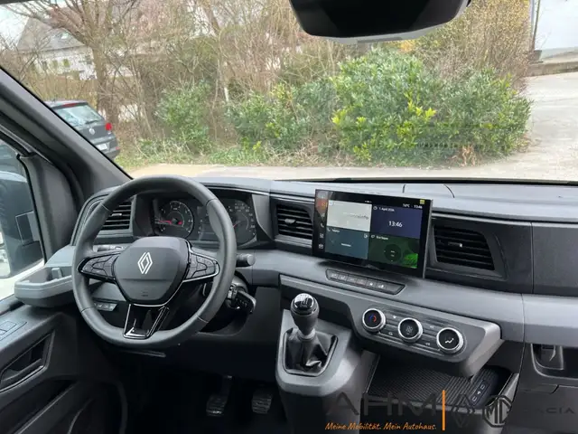 Renault Master view 13