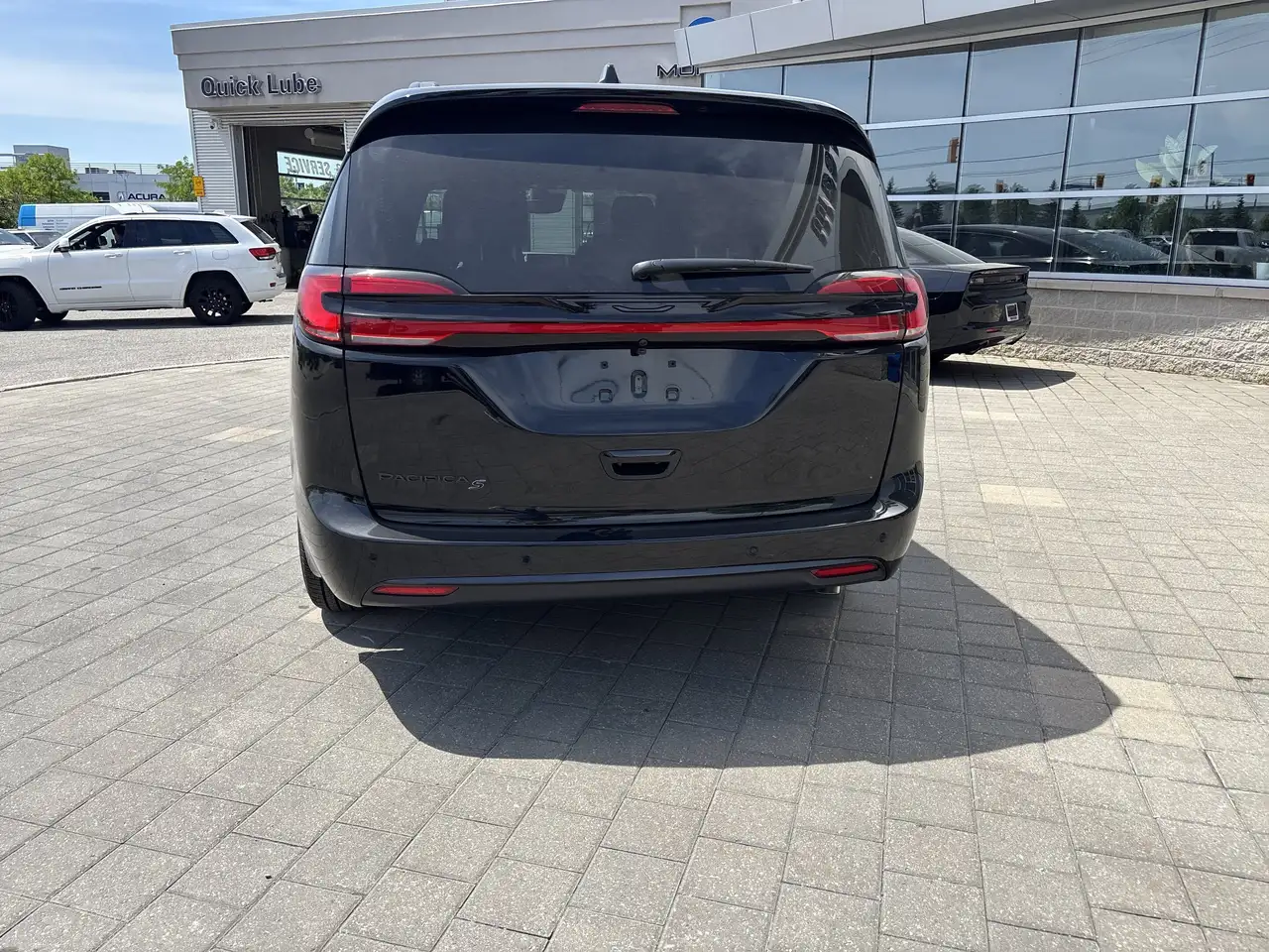 Chrysler Pacifica photo Chrysler Pacifica