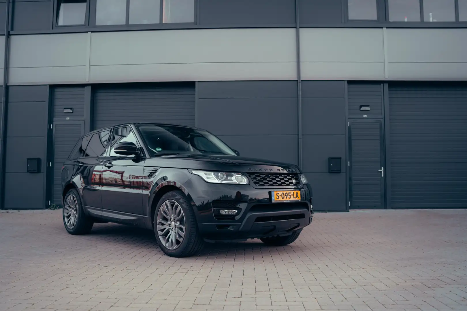 Land Rover Range Rover Sport 3.0 V6 Supercharged HSE Dynamic Panoramadak  / DAB Zwart - 1