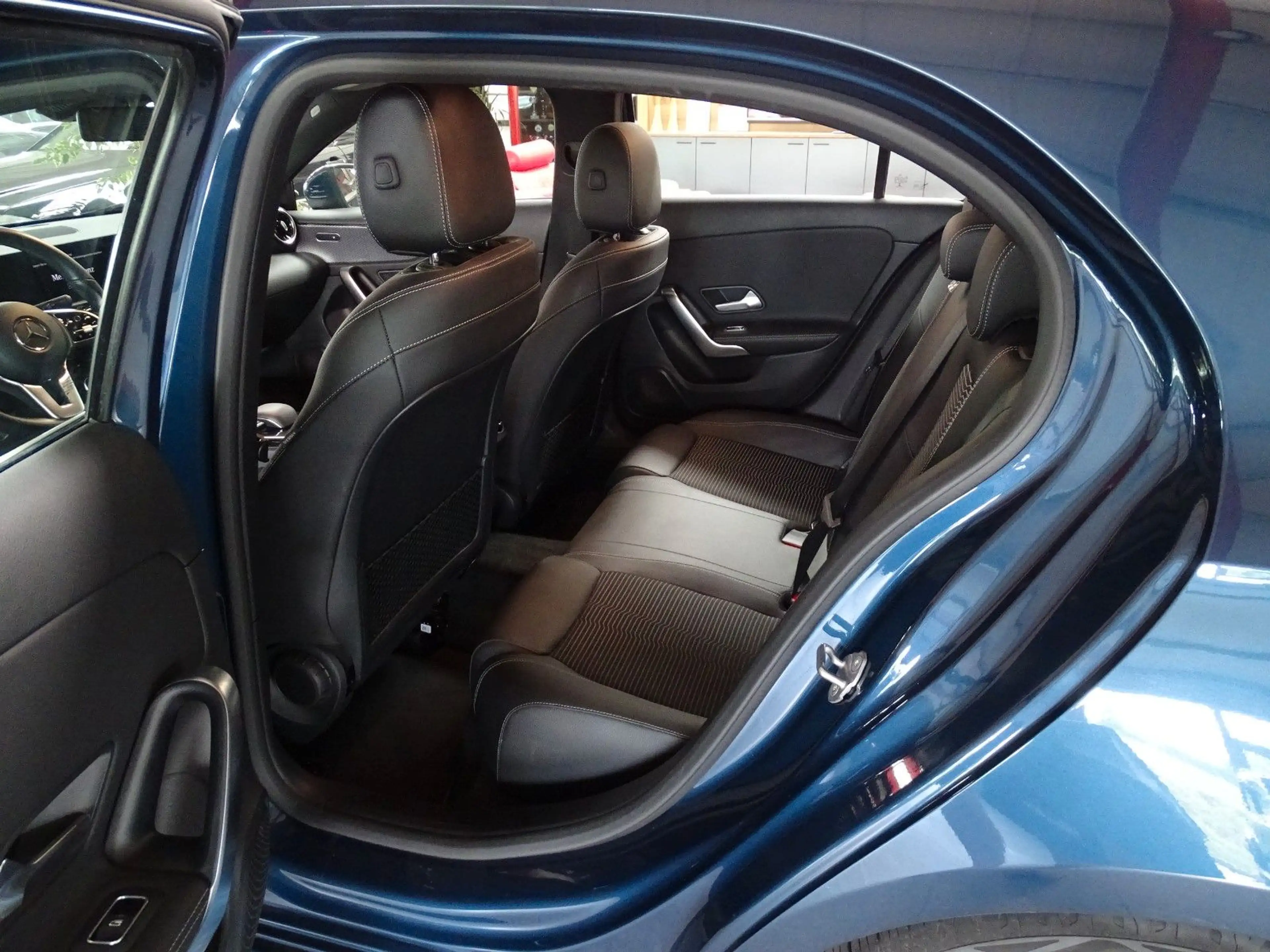 Mercedes-Benz A 220 A220 4Matic*AHK+ACC+KAMERA — photo 9
