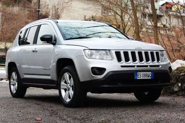 Jeep Compass SUV LIMITED 5PORTE GOMME ALL SEASON DA VETRINA