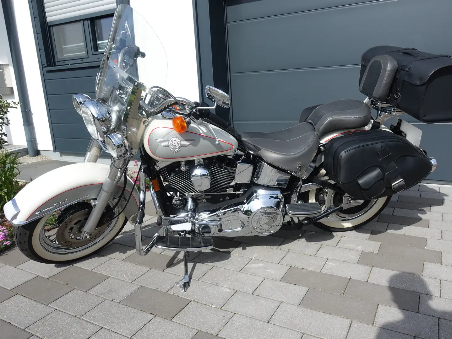 Harley-Davidson Heritage Softail FLST Blanc - 2