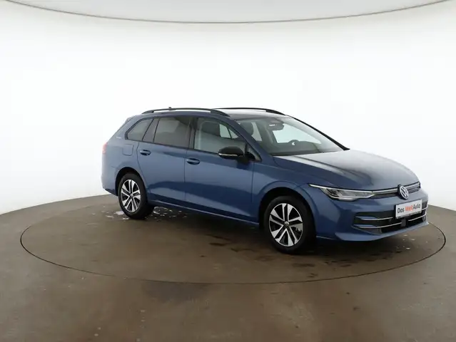 Volkswagen Golf view 2