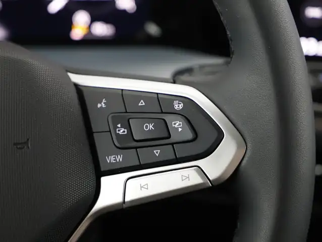Volkswagen Golf view 13