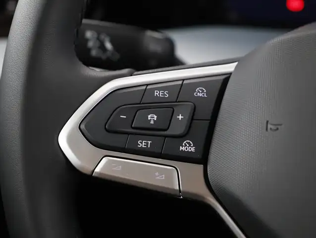 Volkswagen Golf view 12