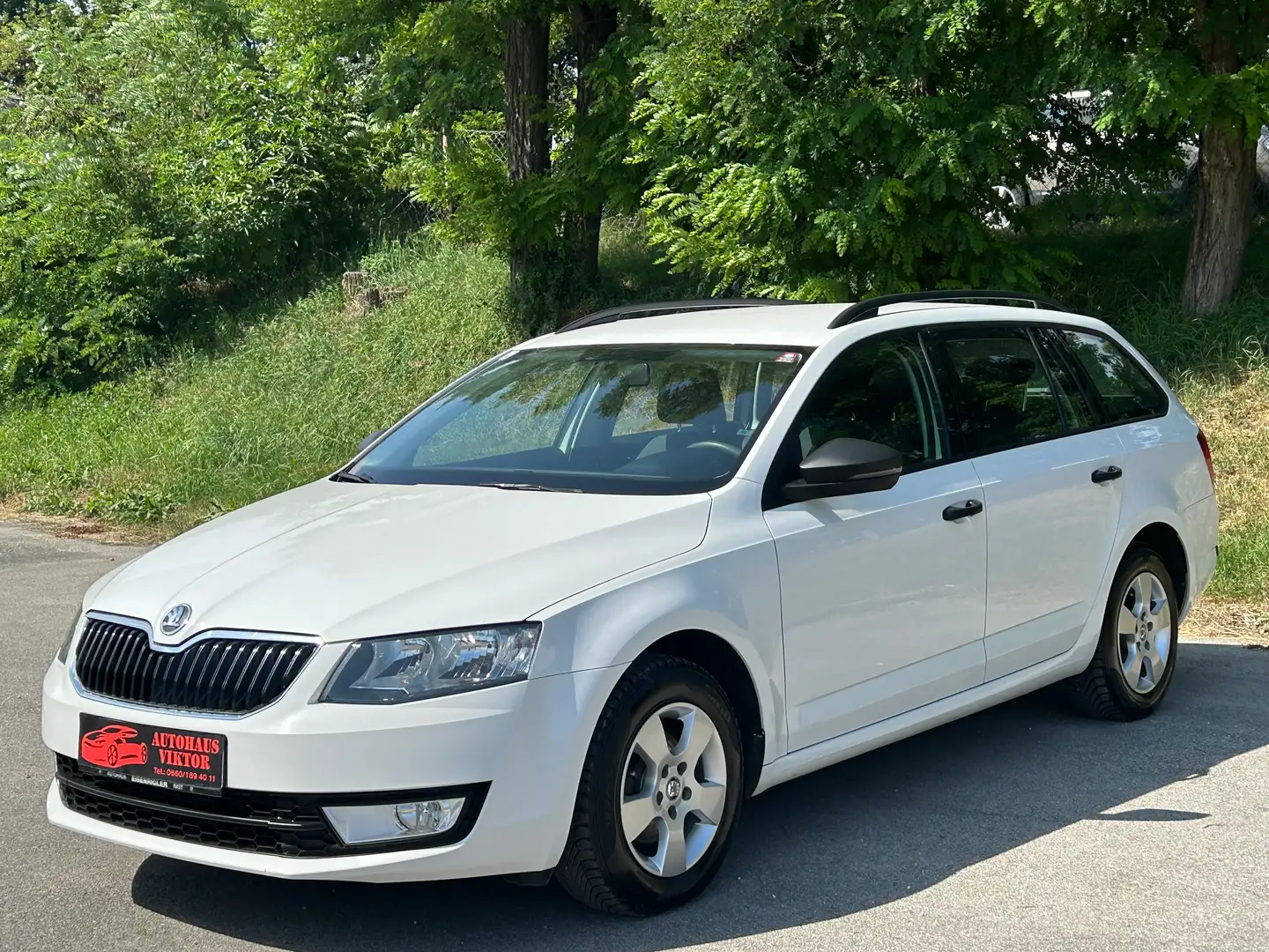 Skoda Octavia 1.6tdi*12 monate garantie* Weiß - 1