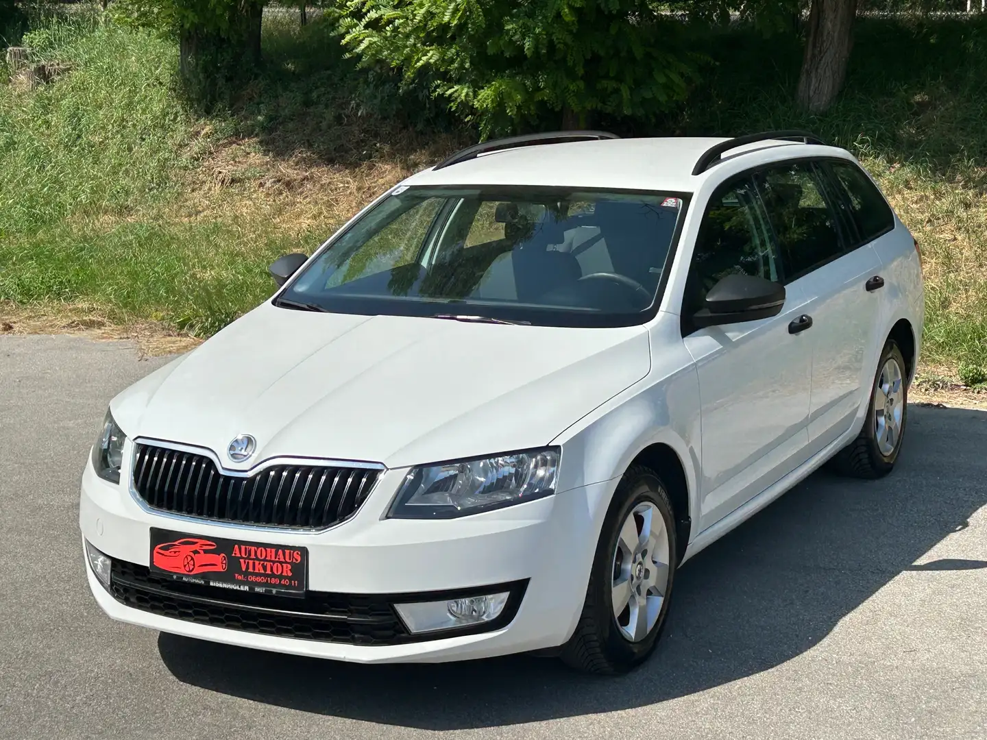Skoda Octavia 1.6tdi*12 monate garantie* Weiß - 2
