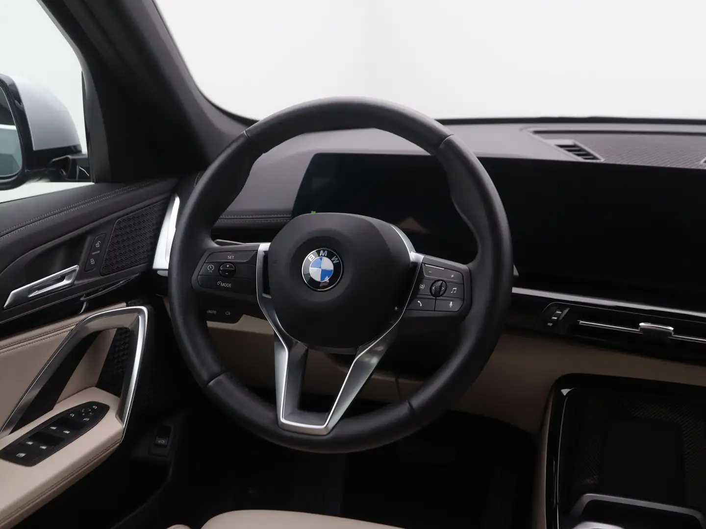 BMW X1 sDrive18i Vert - 2