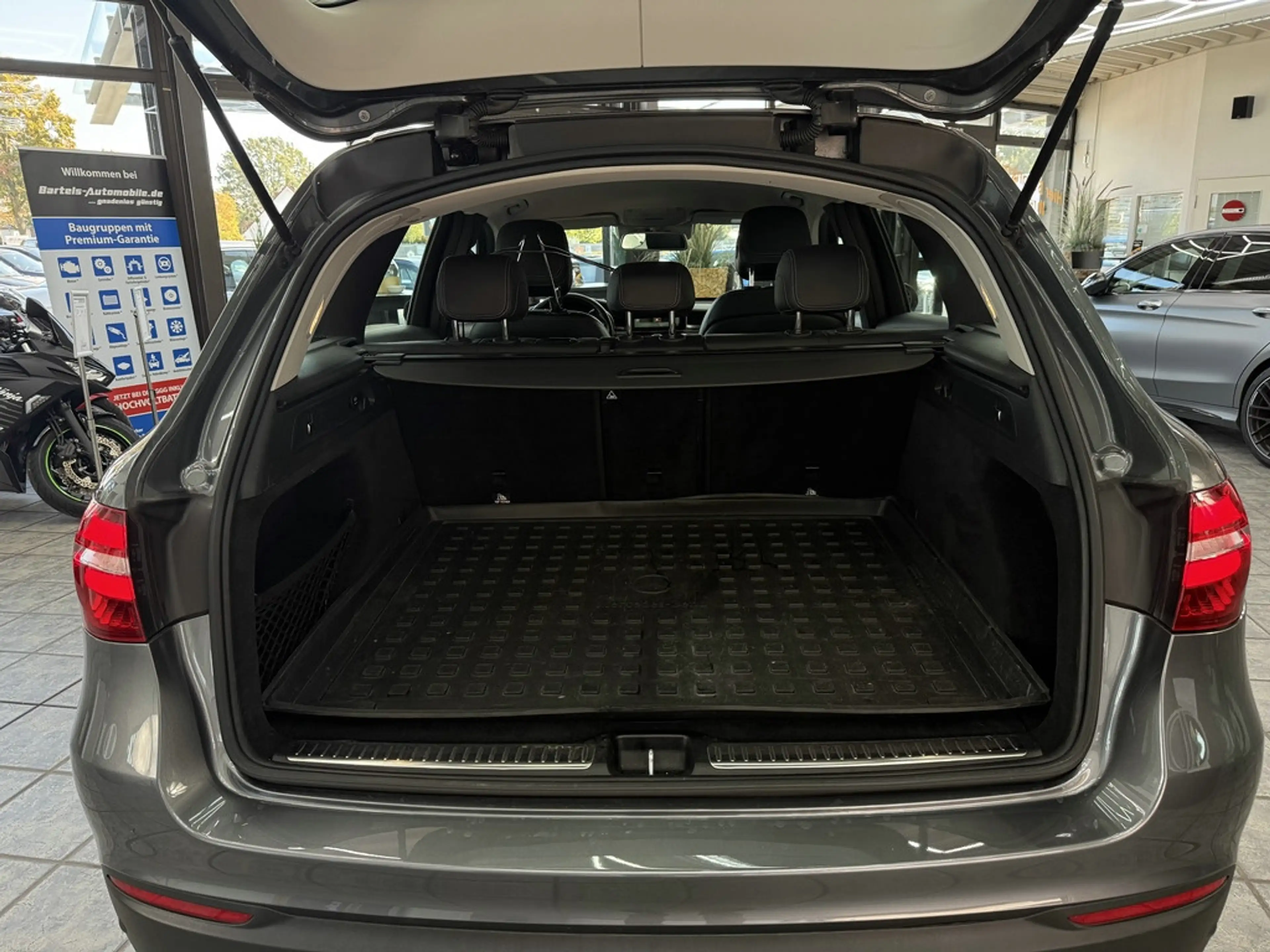Mercedes-Benz GLC 250 CGI 4Matic Exclusive, LED, HUD, Kamera — photo 15