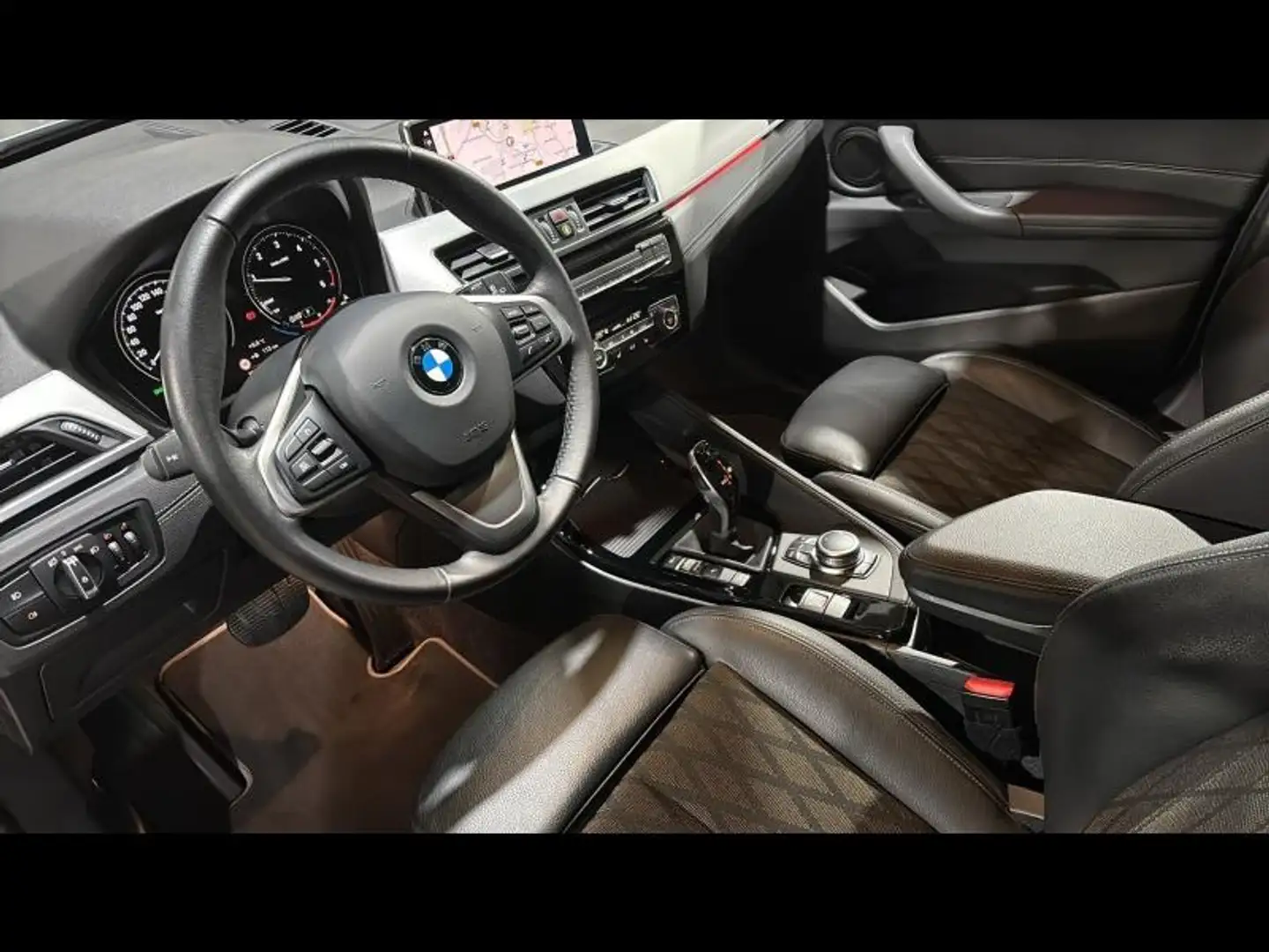 BMW X1 xDrive18dA 150ch xLine Schwarz - 2