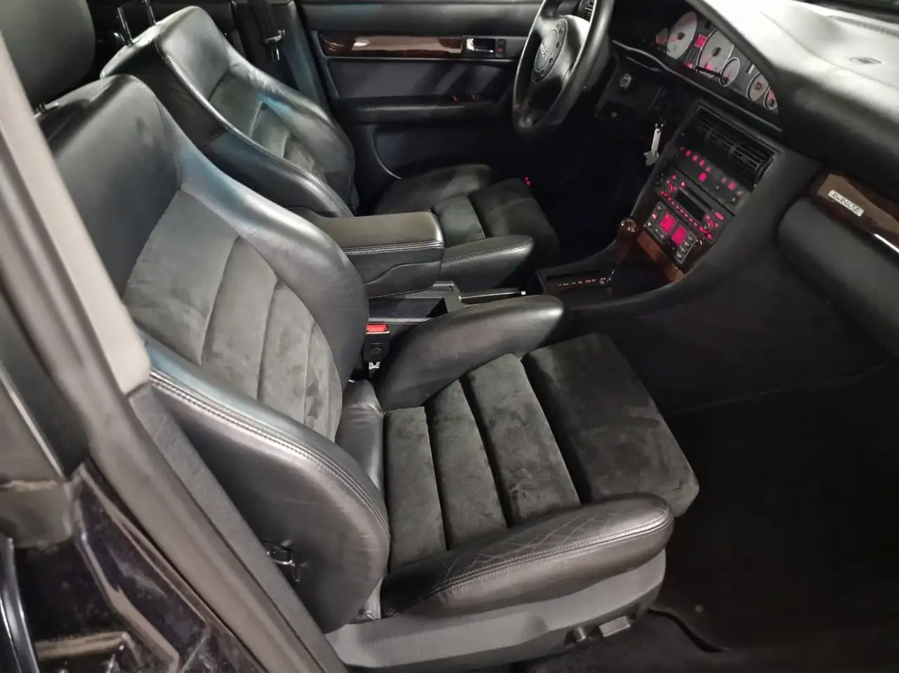 Audi S6 Avant 4.2 V8 4A C4 Modelljahr 1997 Modellpflege / Facelift, foto 11