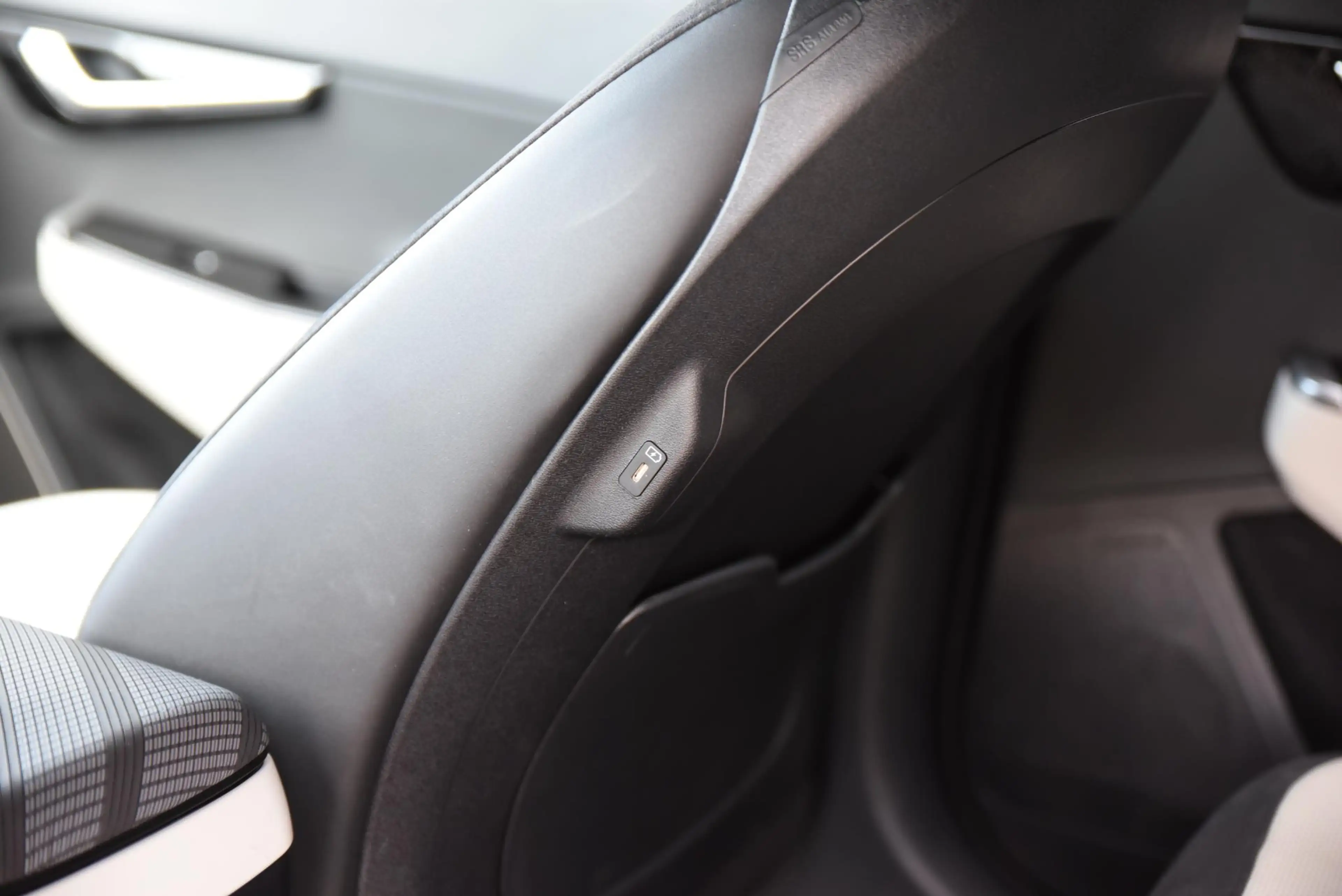 Kia EV6 GT-Line AWD 77.4 kWh — photo 31