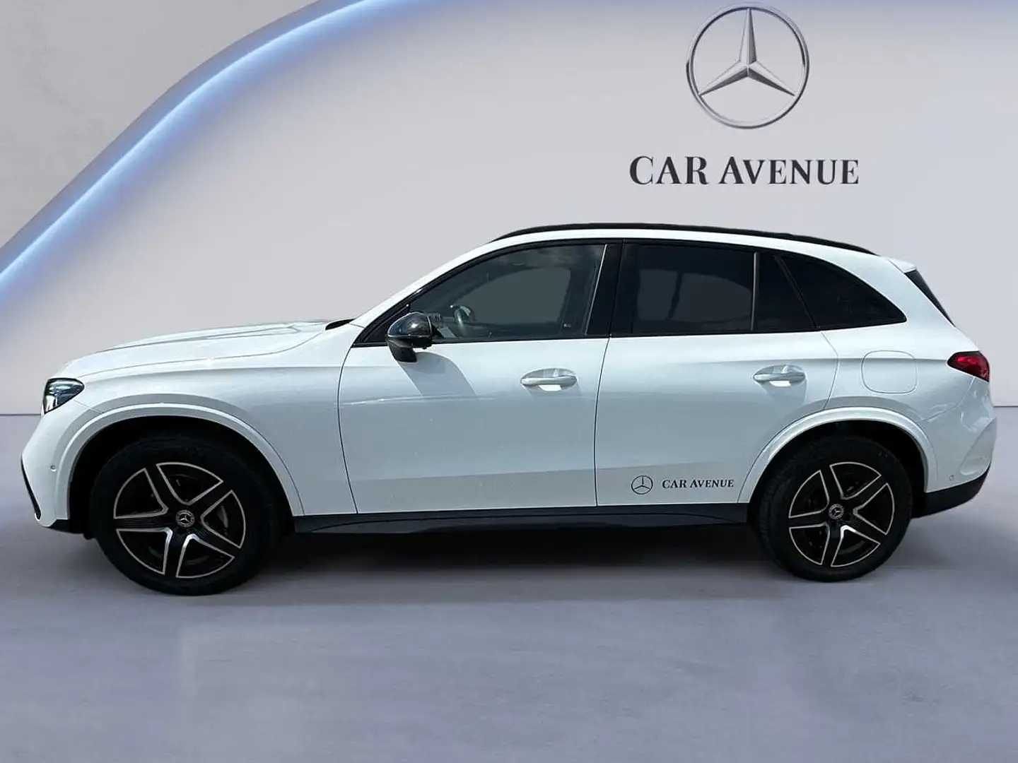 Mercedes-Benz GLC 300 de 4MATIC AMG Line Wit - 2