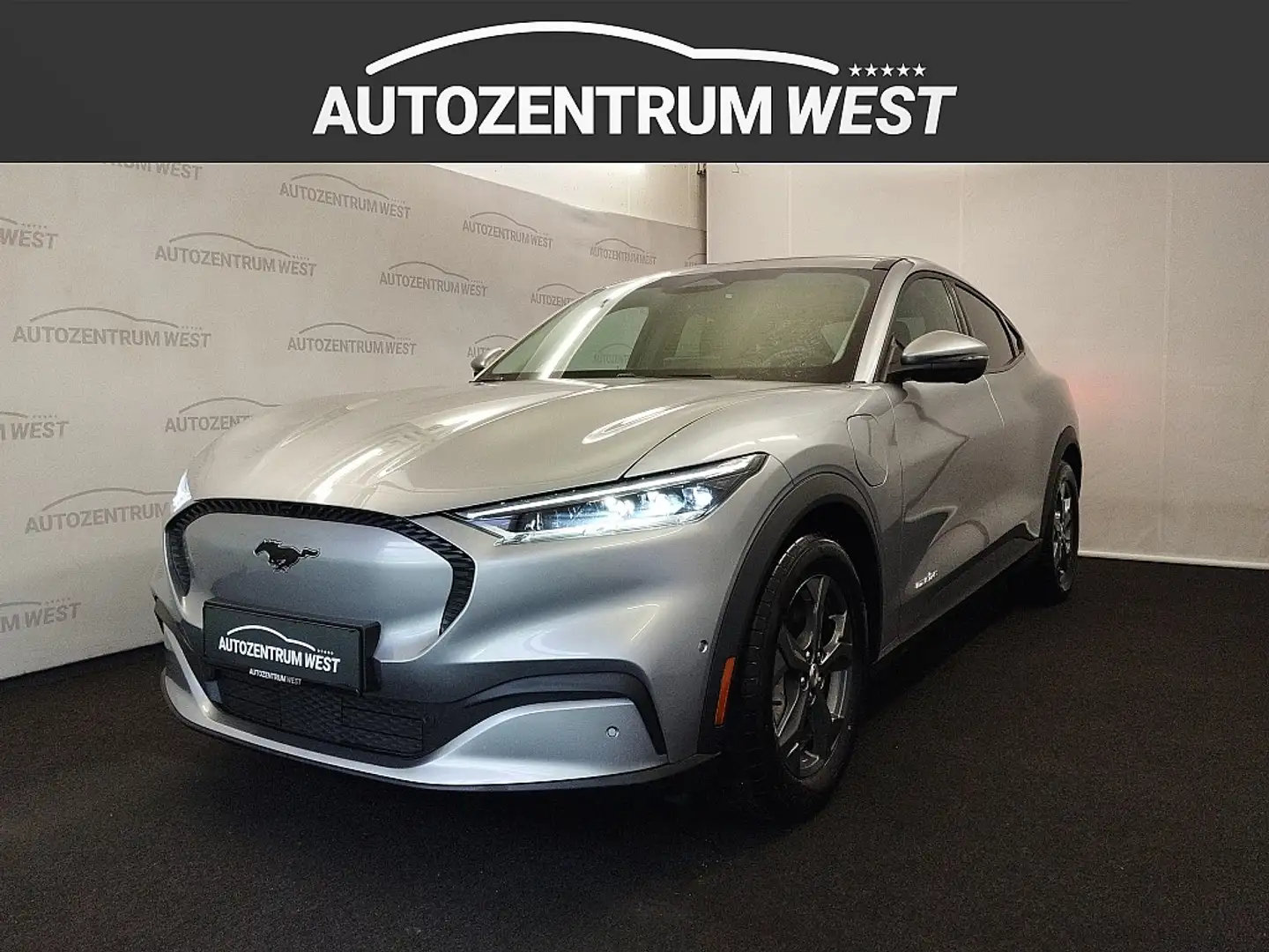 Ford Mustang Mach-E 68kWh...LED/NAVI/KeyFree Argento - 1