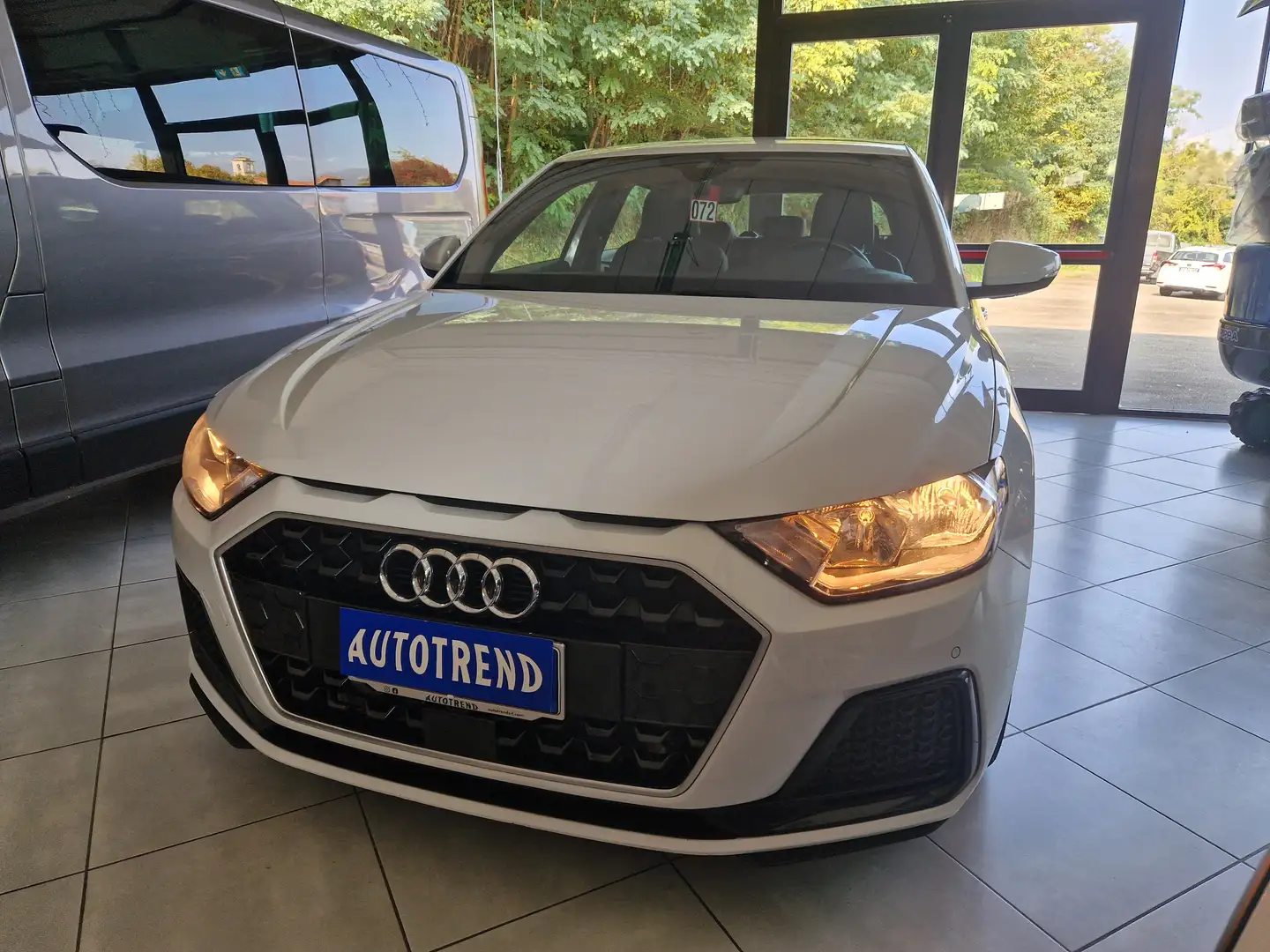 Audi A1 A1 Sportback 30 1.0 tfsi Identity Black 110cv Blanc - 1