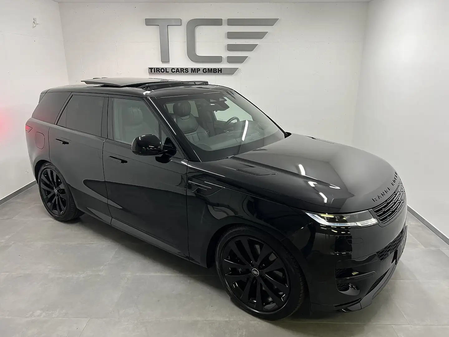 Land Rover Range Rover Sport 3,0 i6 P510e PHEV AWD First Edition Aut. Schwarz - 1