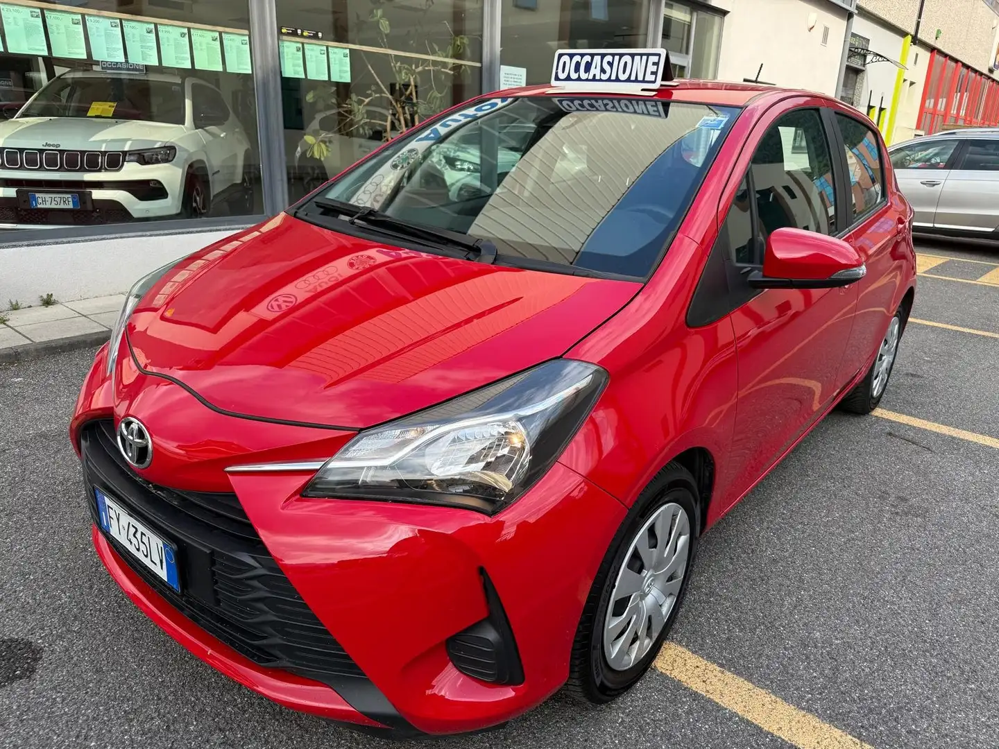 Toyota Yaris 5p 1.0 Active OK NEOPATENTATI Rood - 1