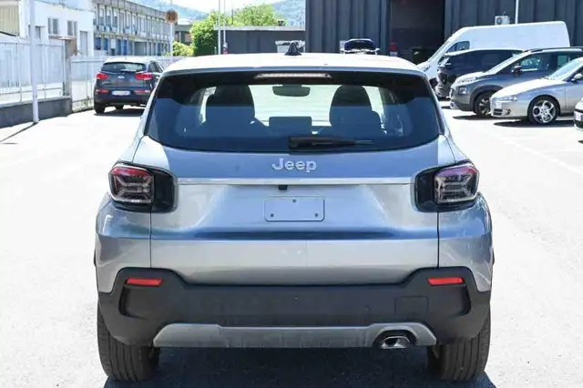 Jeep Avenger view 18