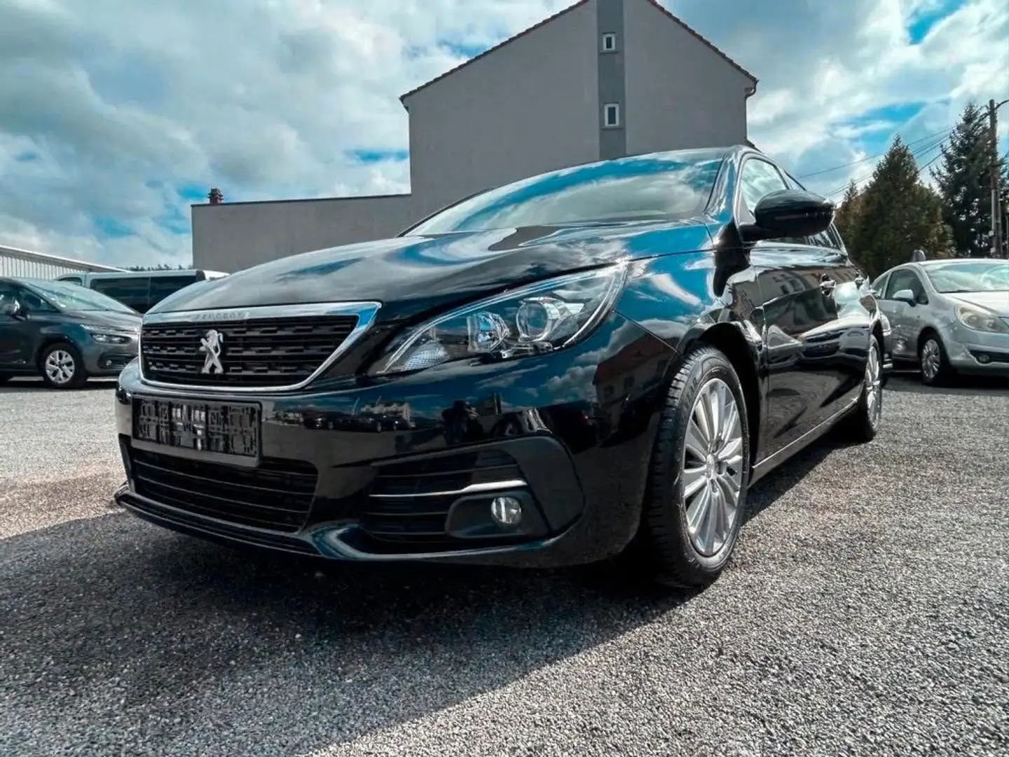 Peugeot 308 ACTIVE PACK KAMERA + NAVI + SHZ + TEMP Schwarz - 1